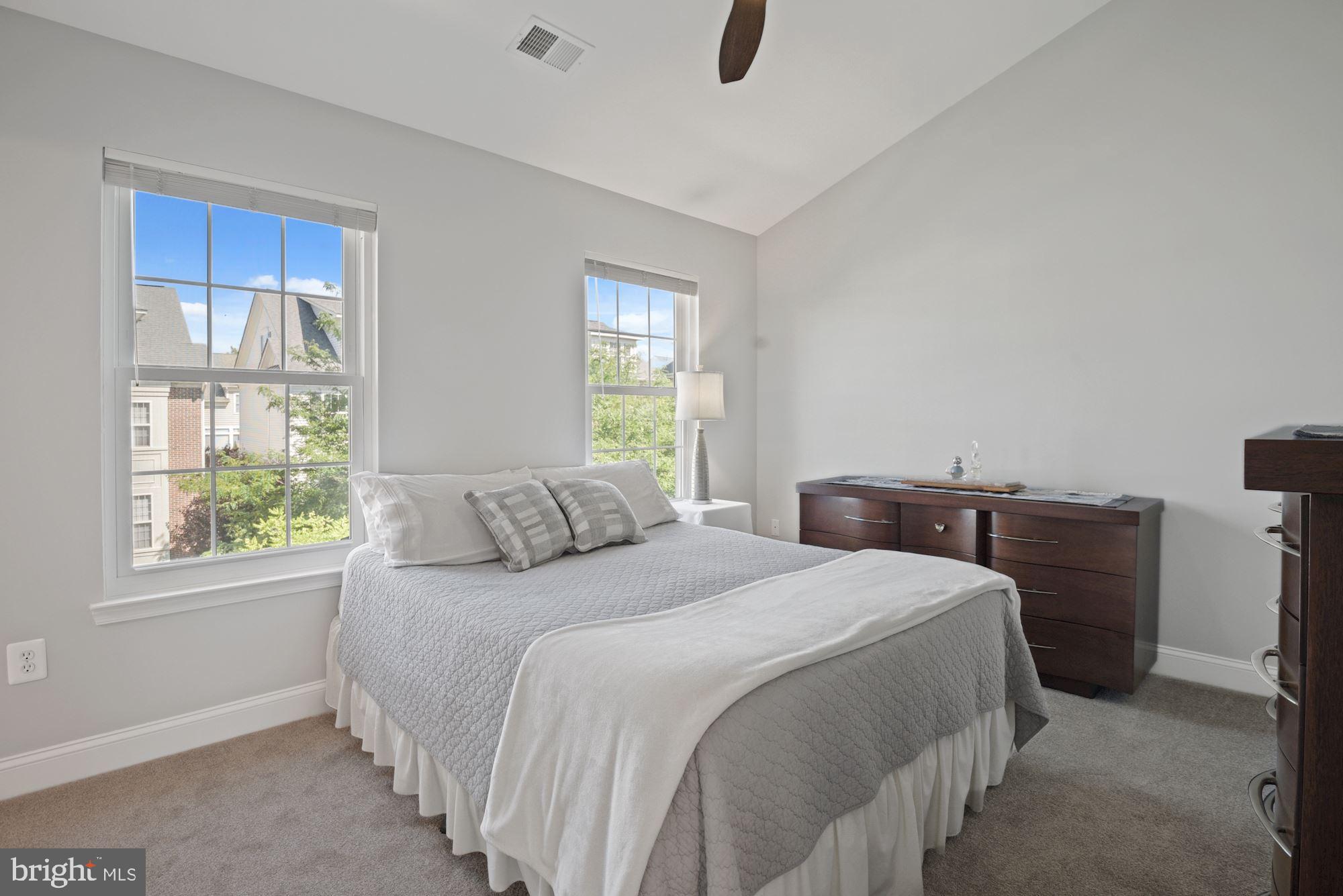 KING FARM BAILEYS COMMON - Residential