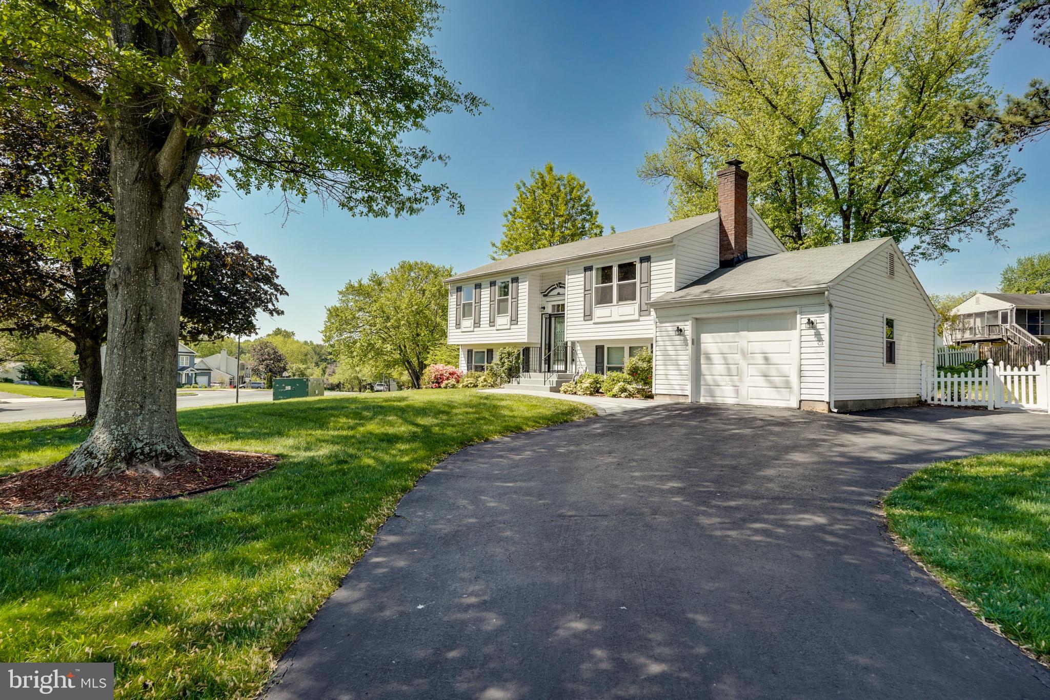 FOX MILL ESTATES - Residential