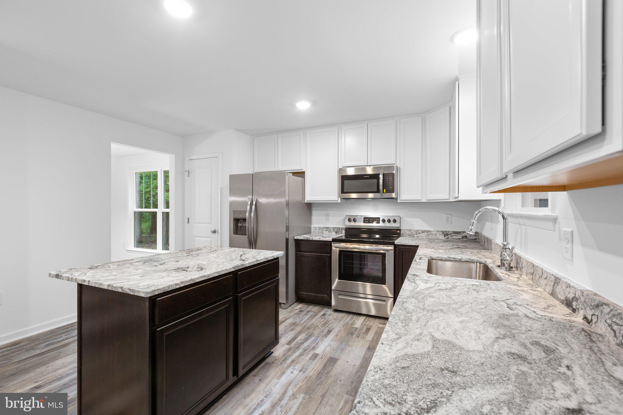 WESTMORELAND SHORES - Residential