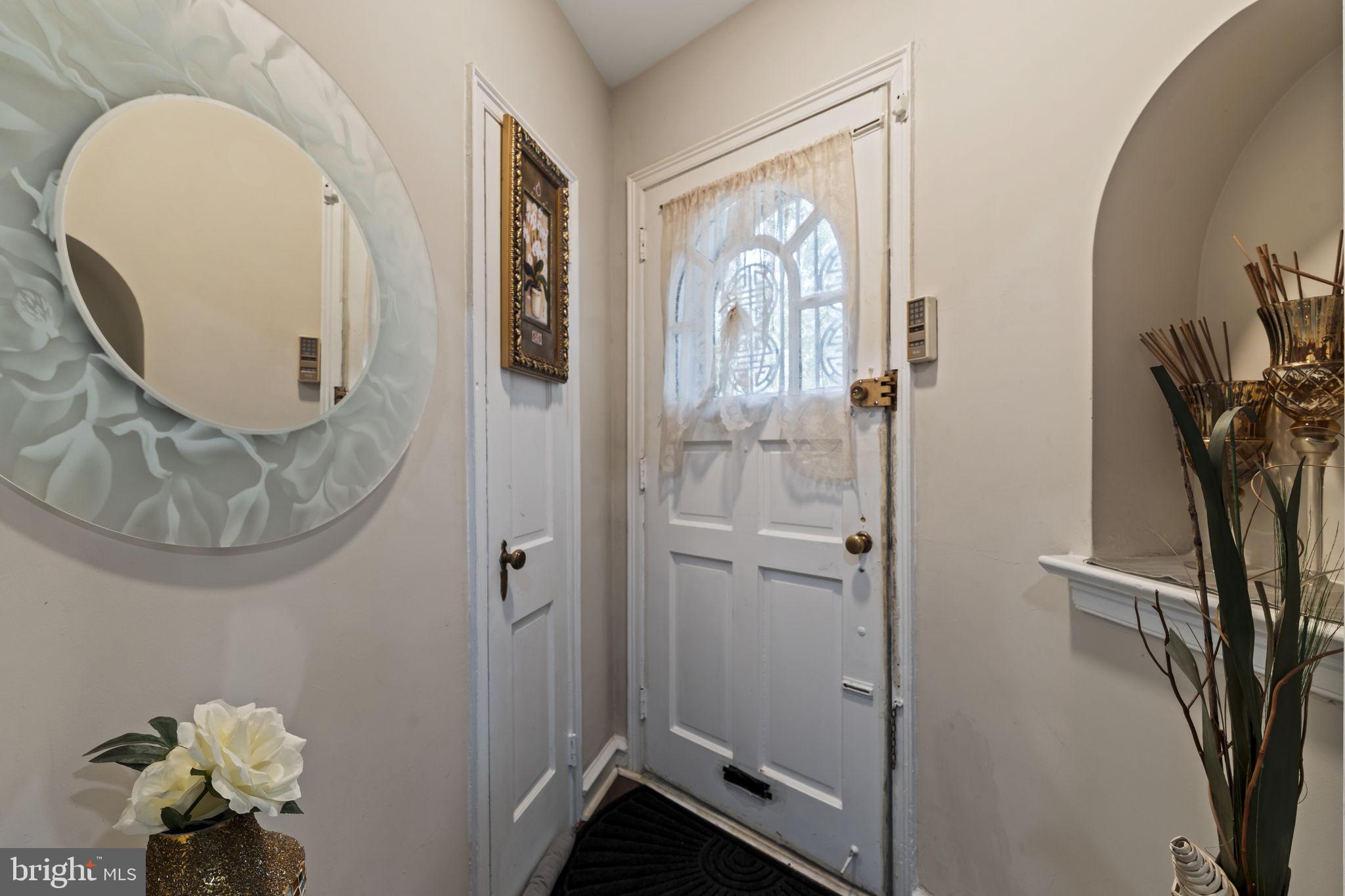 EAST OAK LANE - Residential