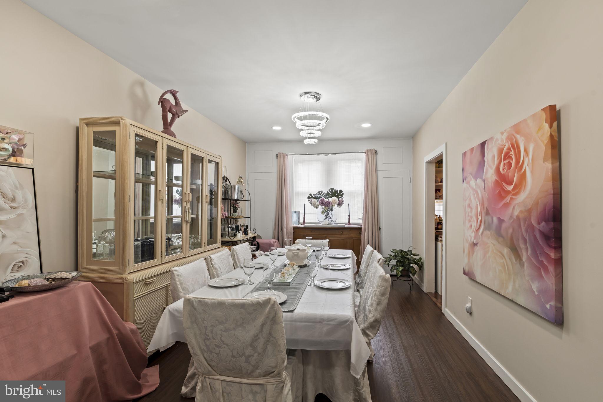 EAST OAK LANE - Residential