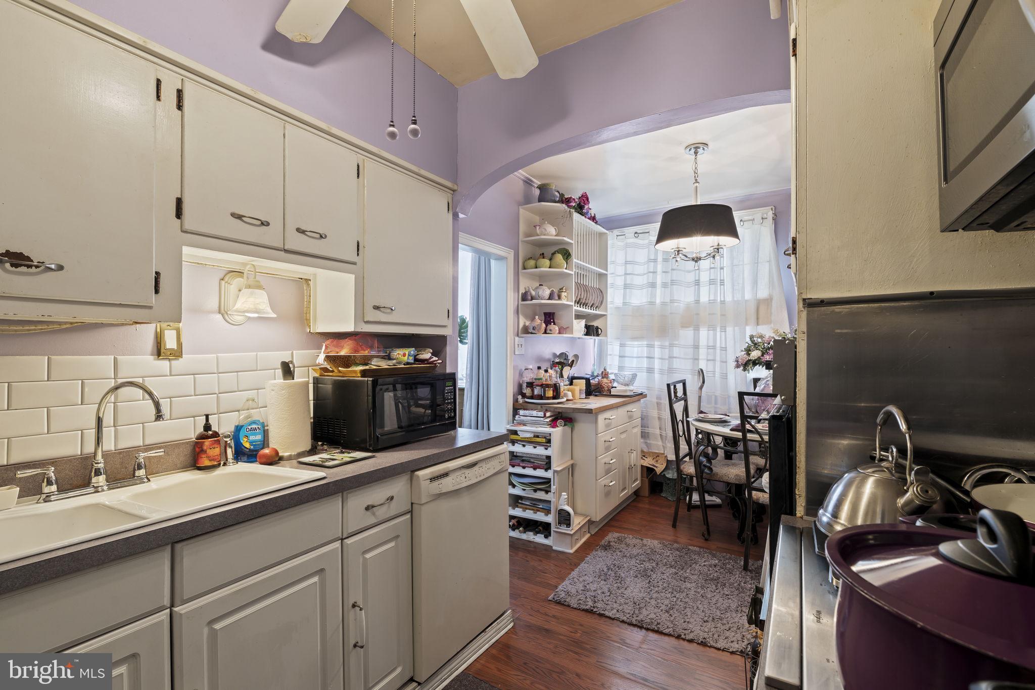 EAST OAK LANE - Residential