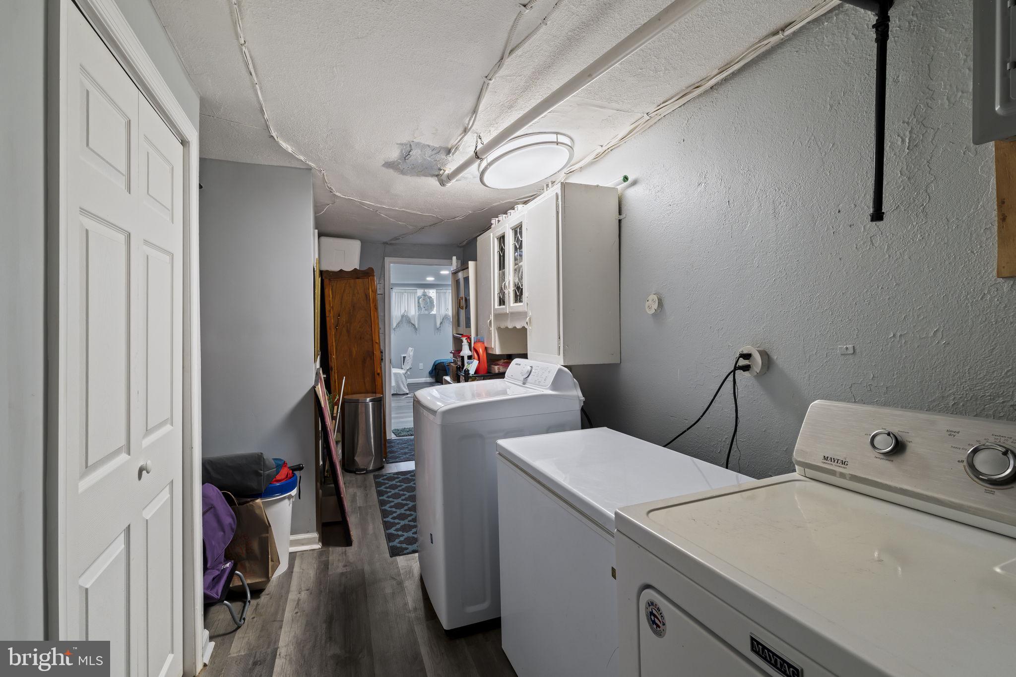EAST OAK LANE - Residential