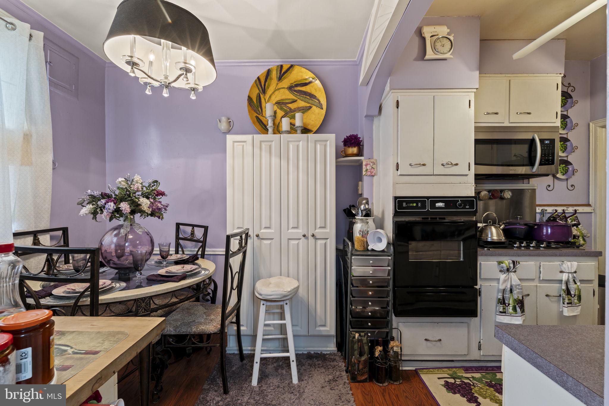 EAST OAK LANE - Residential