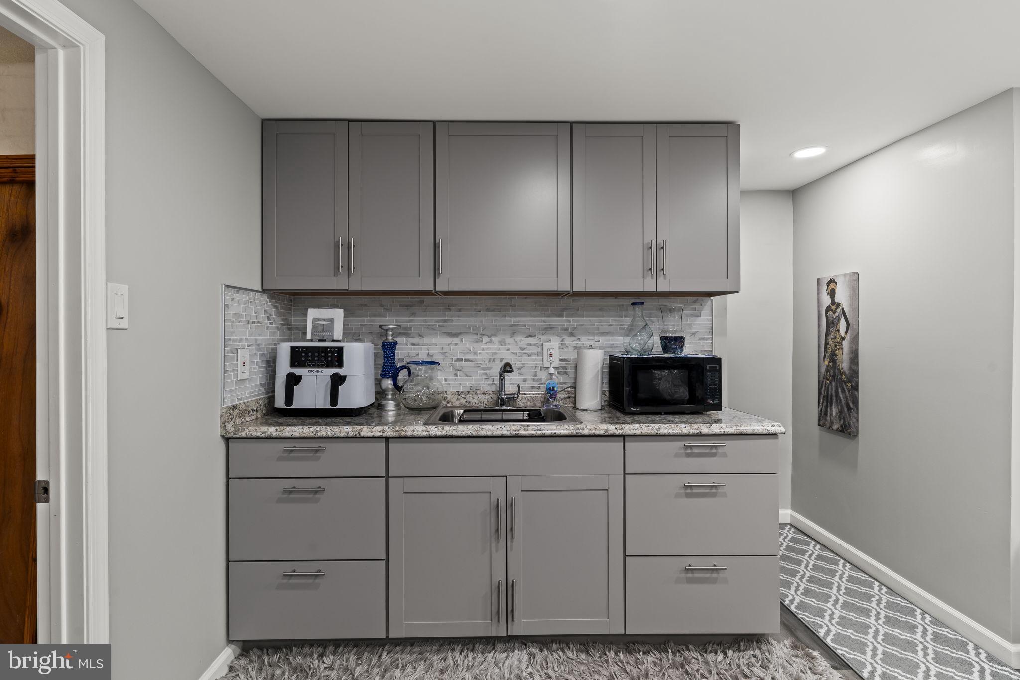 EAST OAK LANE - Residential
