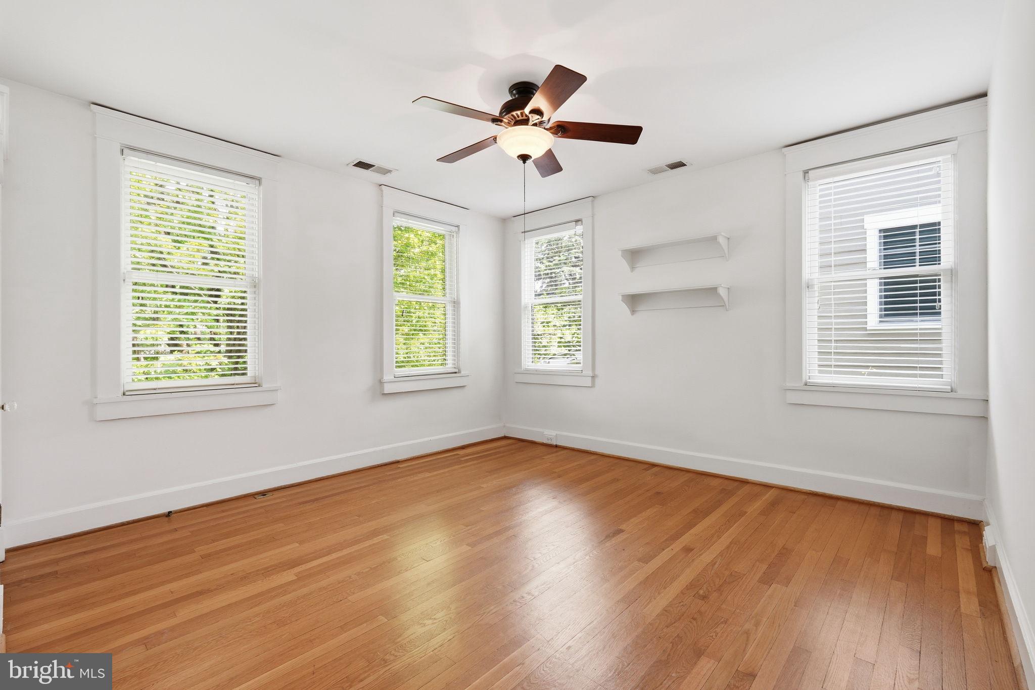 MURRAY HILL - Residential