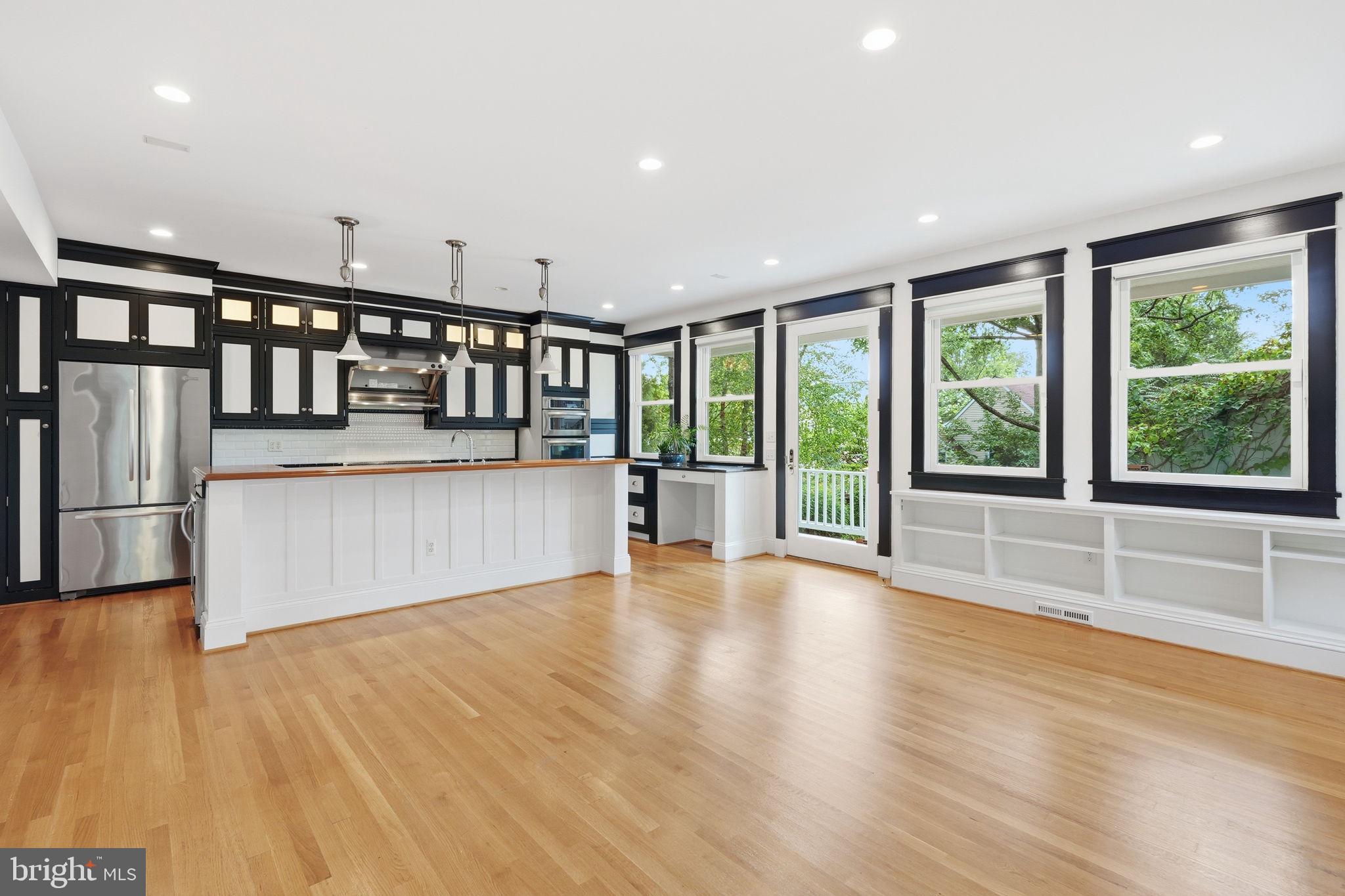 MURRAY HILL - Residential
