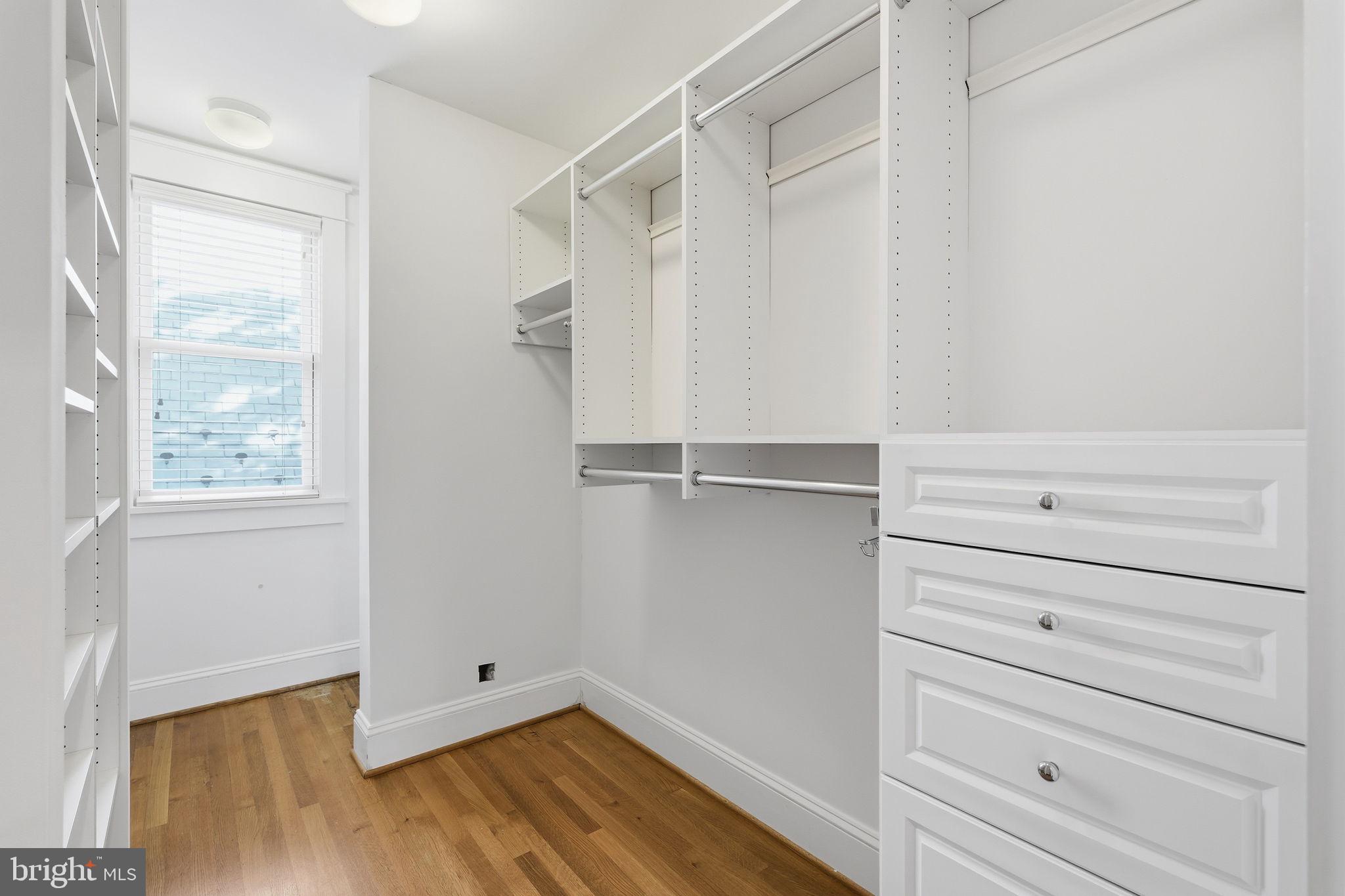 MURRAY HILL - Residential