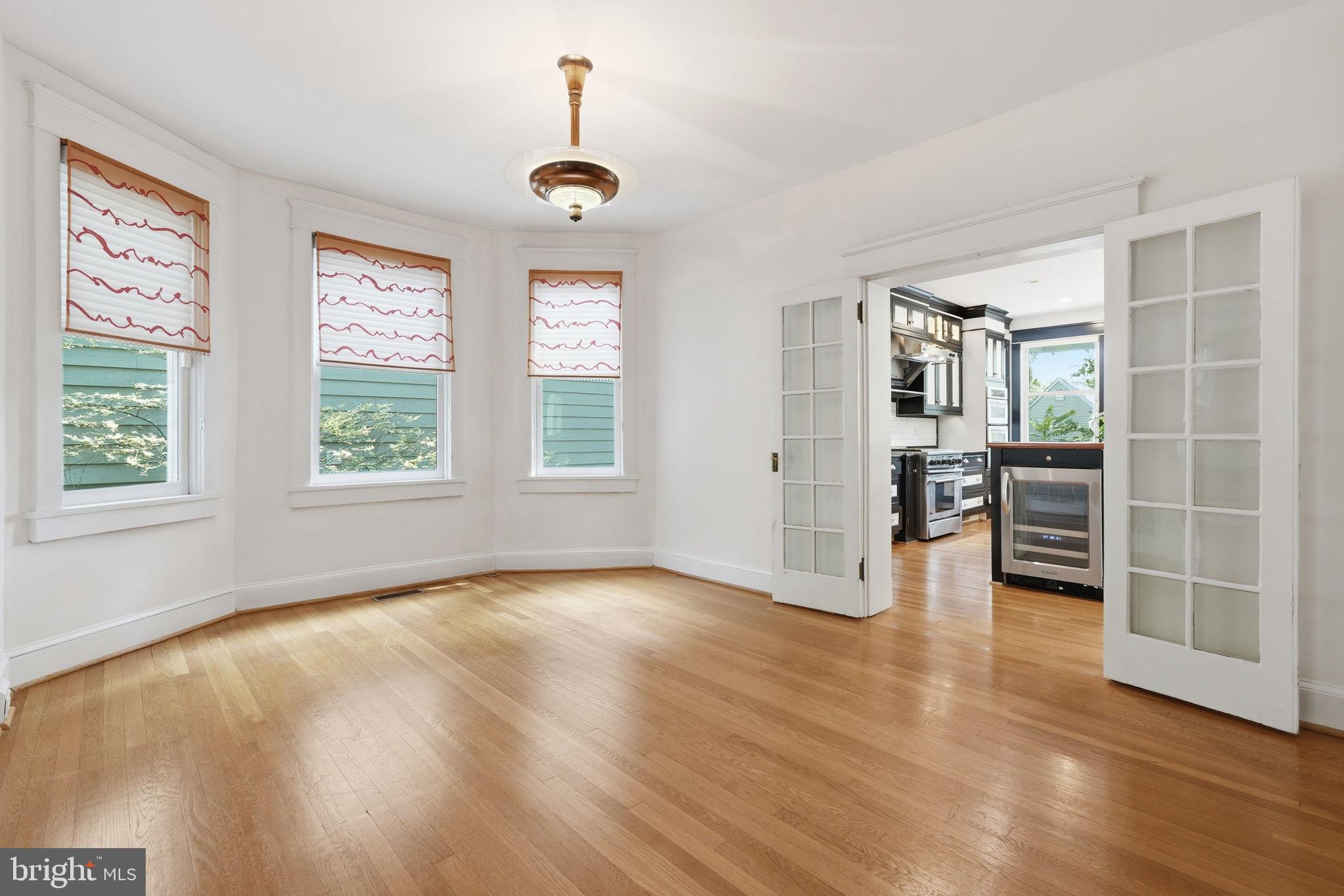 MURRAY HILL - Residential