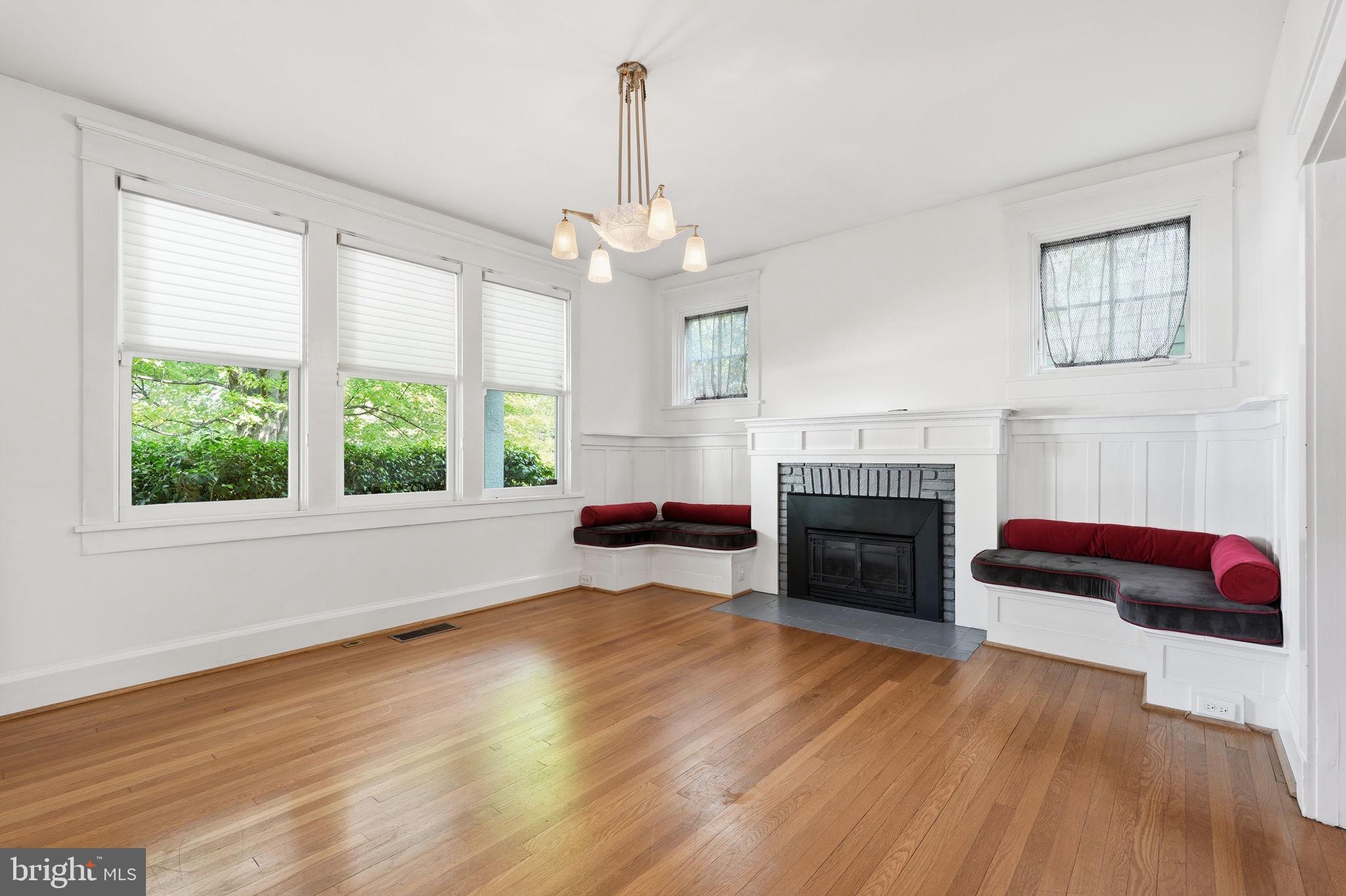 MURRAY HILL - Residential