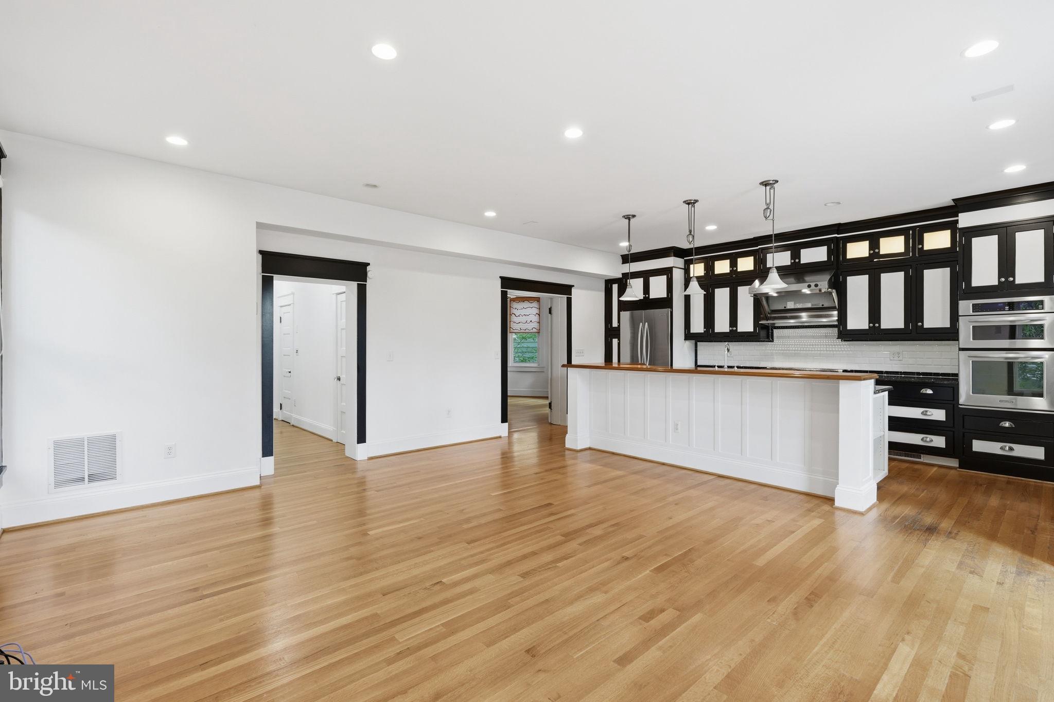 MURRAY HILL - Residential