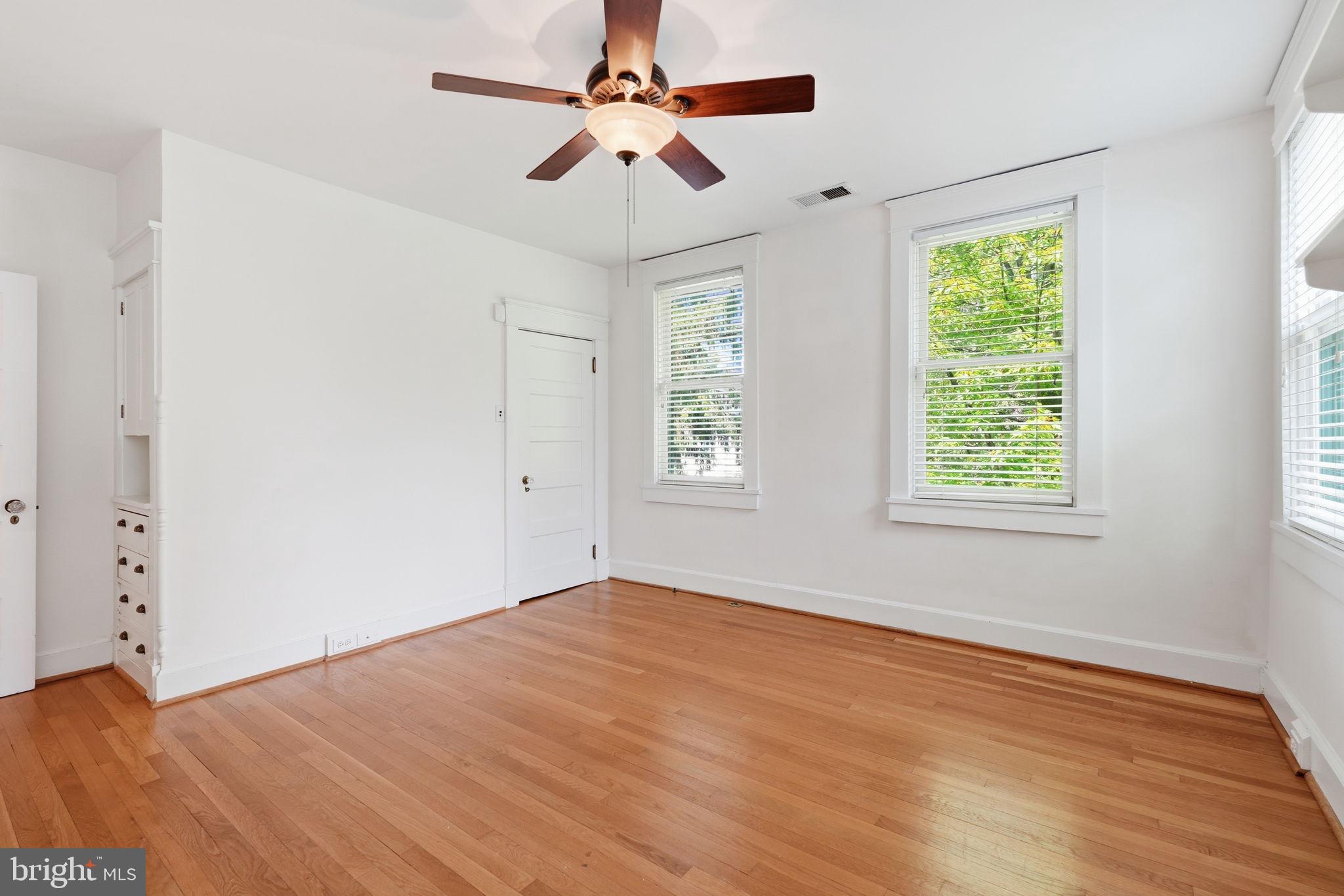 MURRAY HILL - Residential
