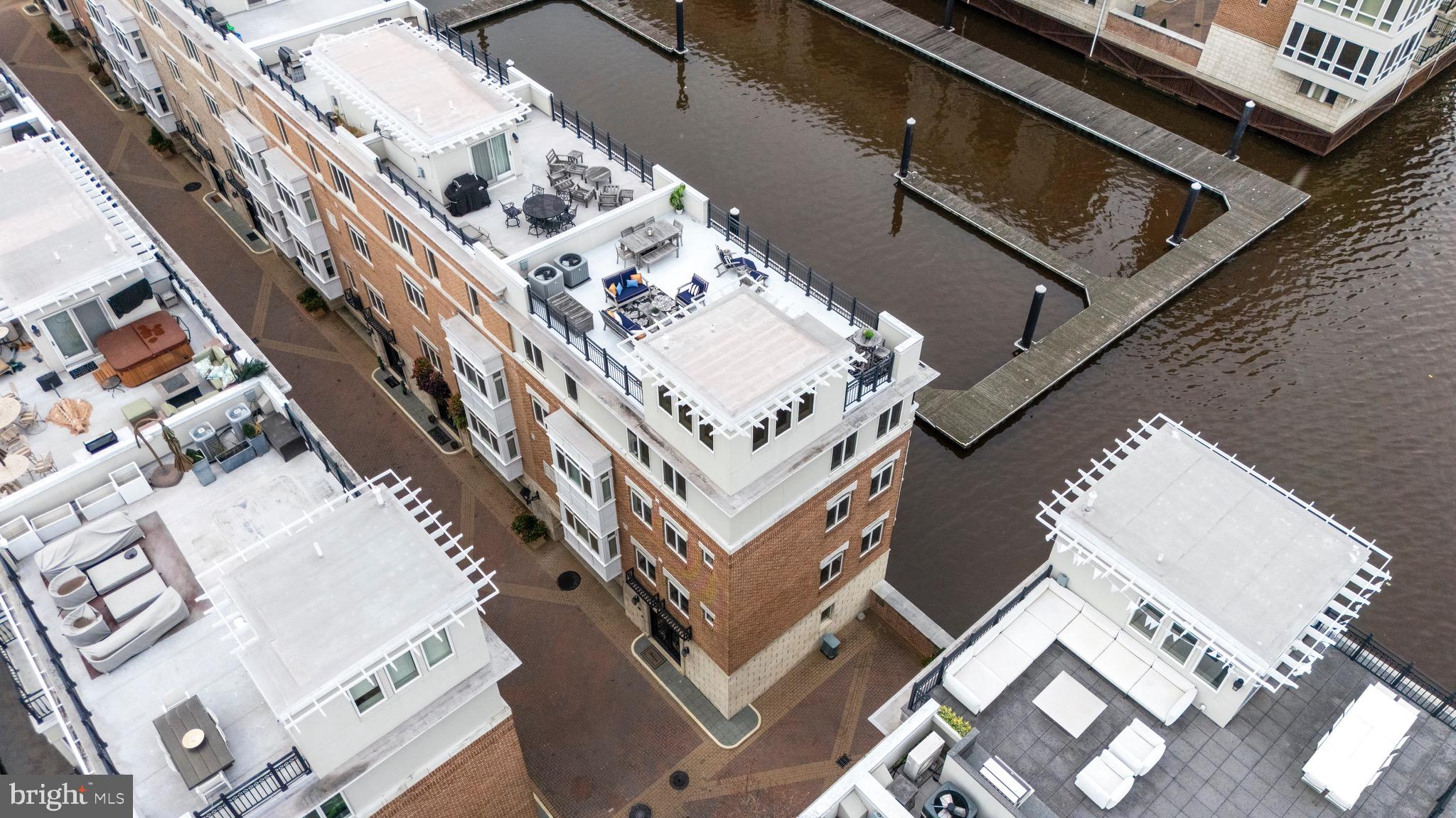 PIER HOMES AT HARBORVIEW - Residential