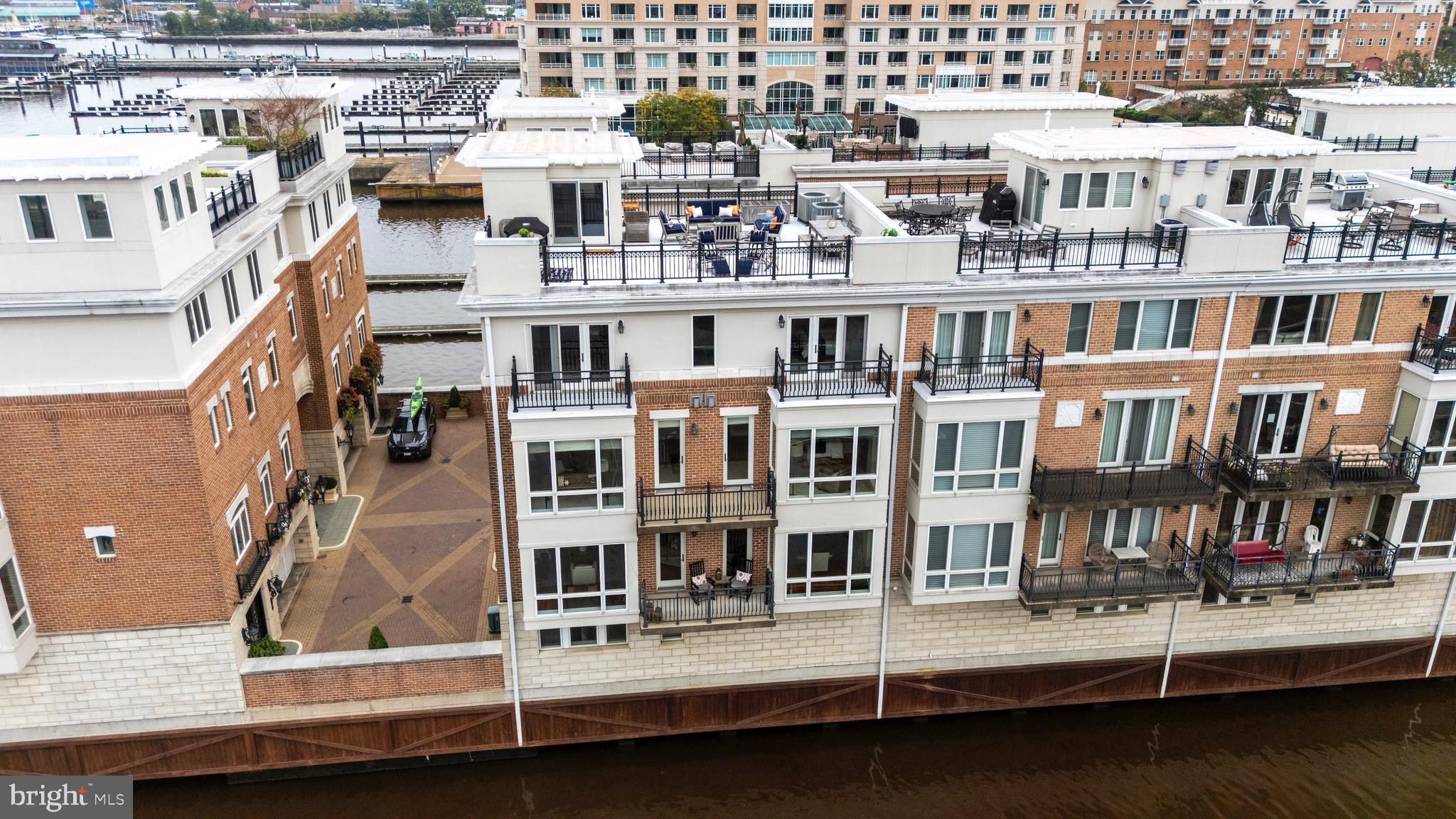 PIER HOMES AT HARBORVIEW - Residential