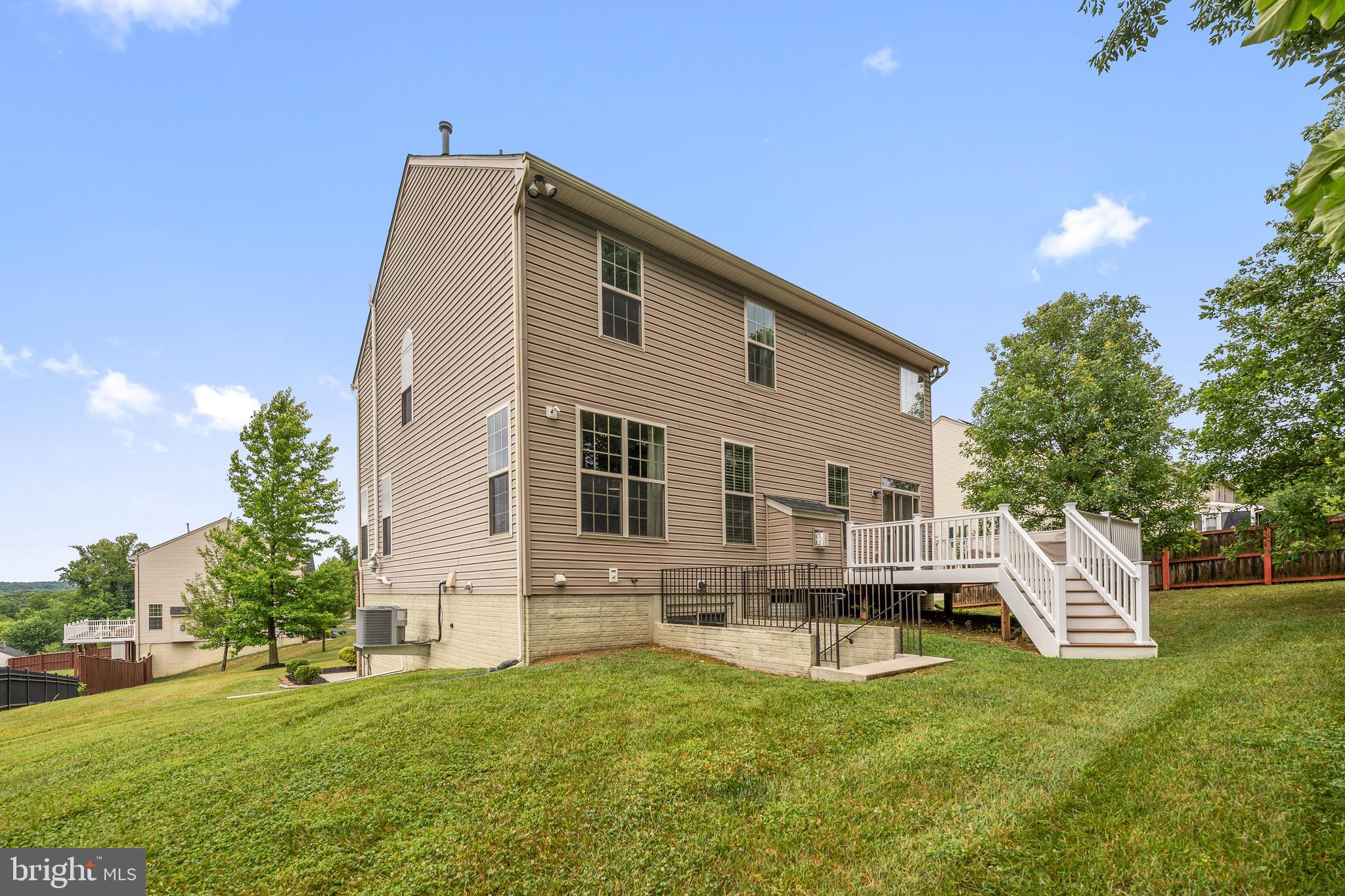 TANTALLON ON THE POTOMAC - Residential
