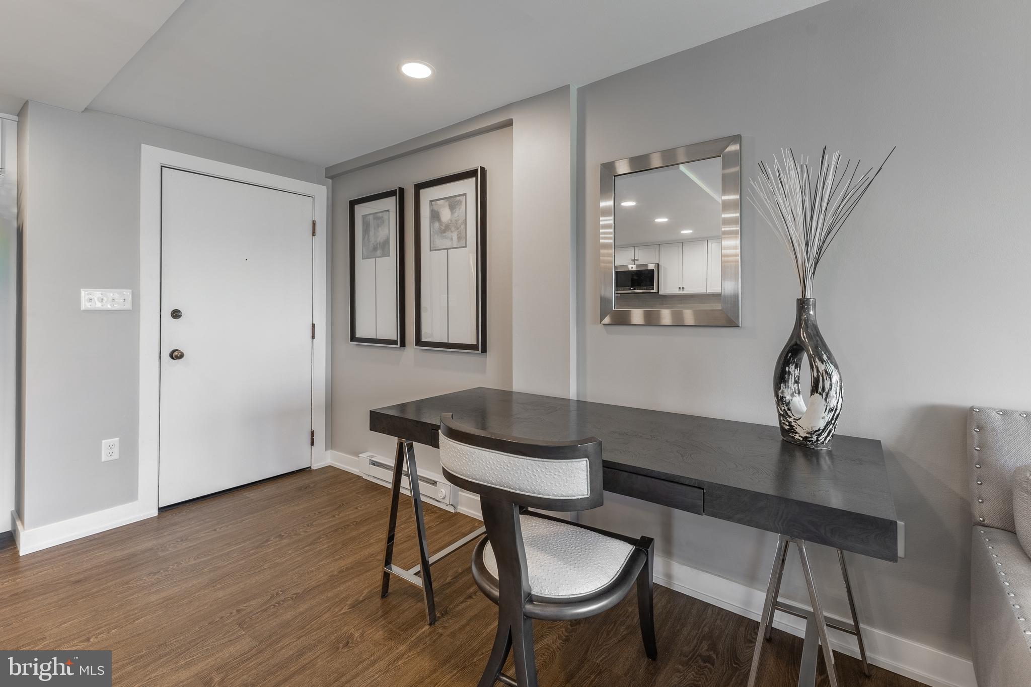 REGENCY SQUARE - Residential