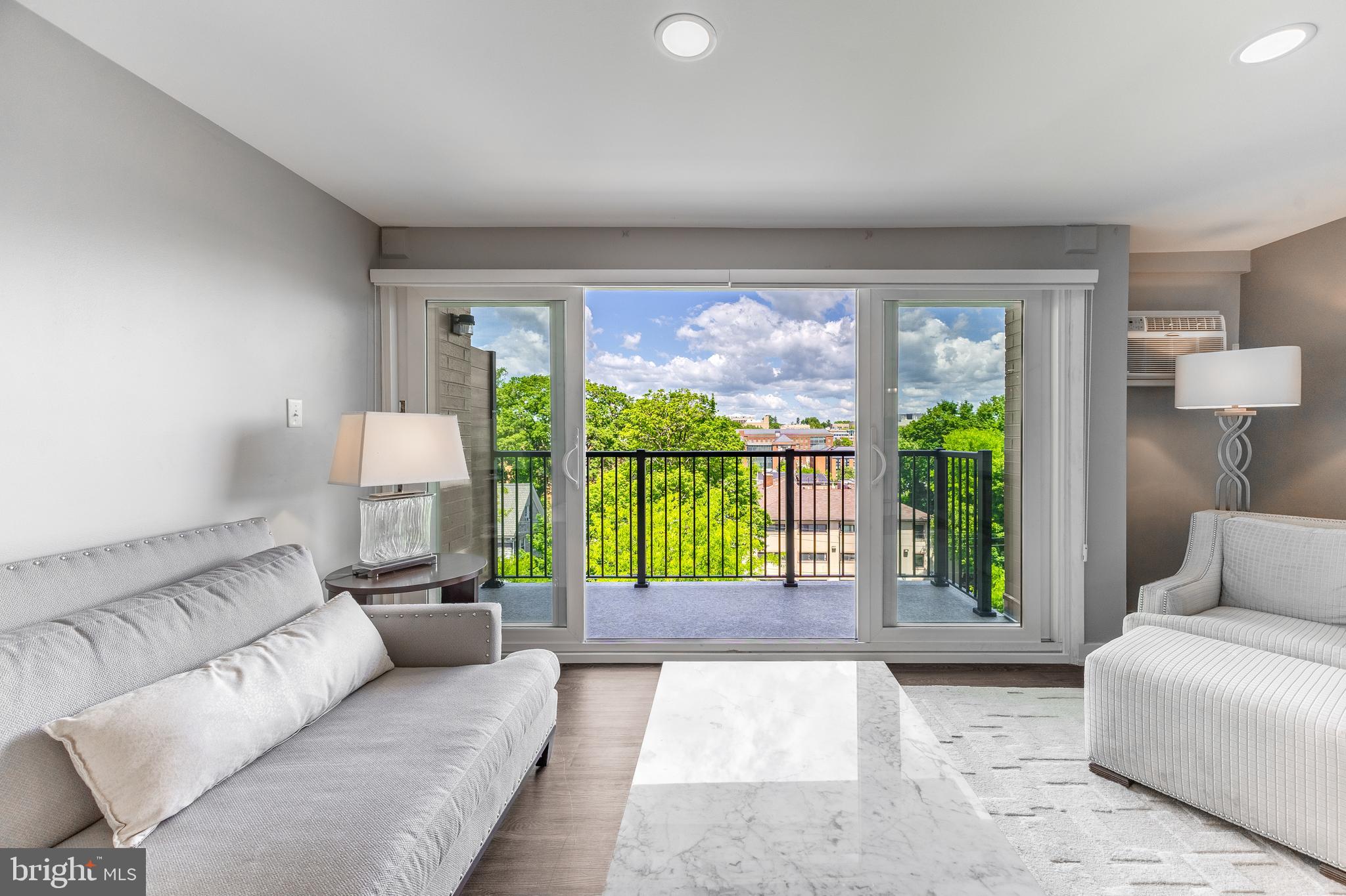REGENCY SQUARE - Residential
