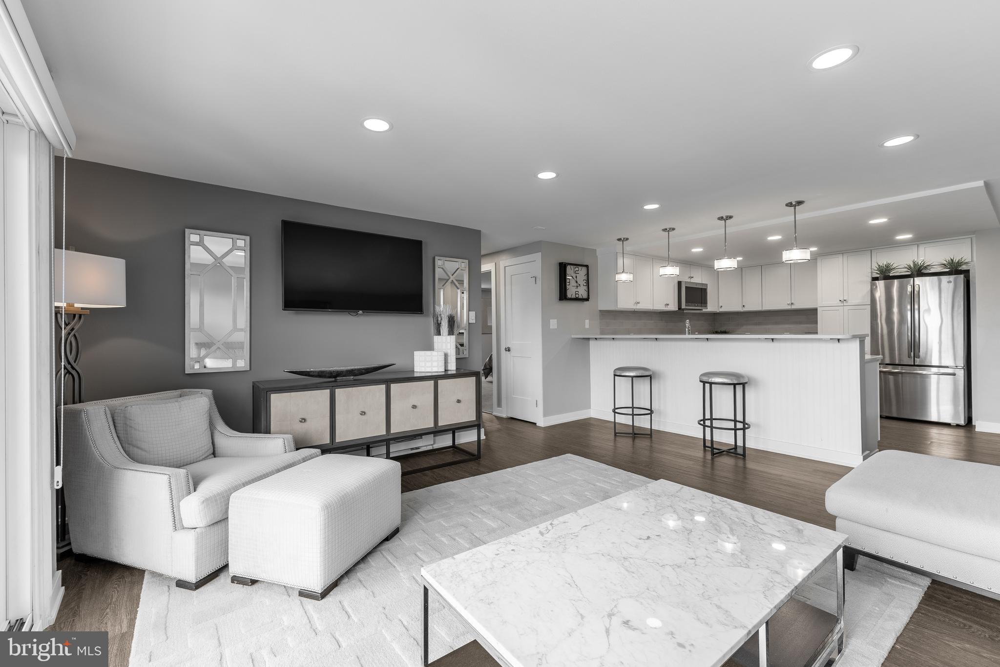 REGENCY SQUARE - Residential
