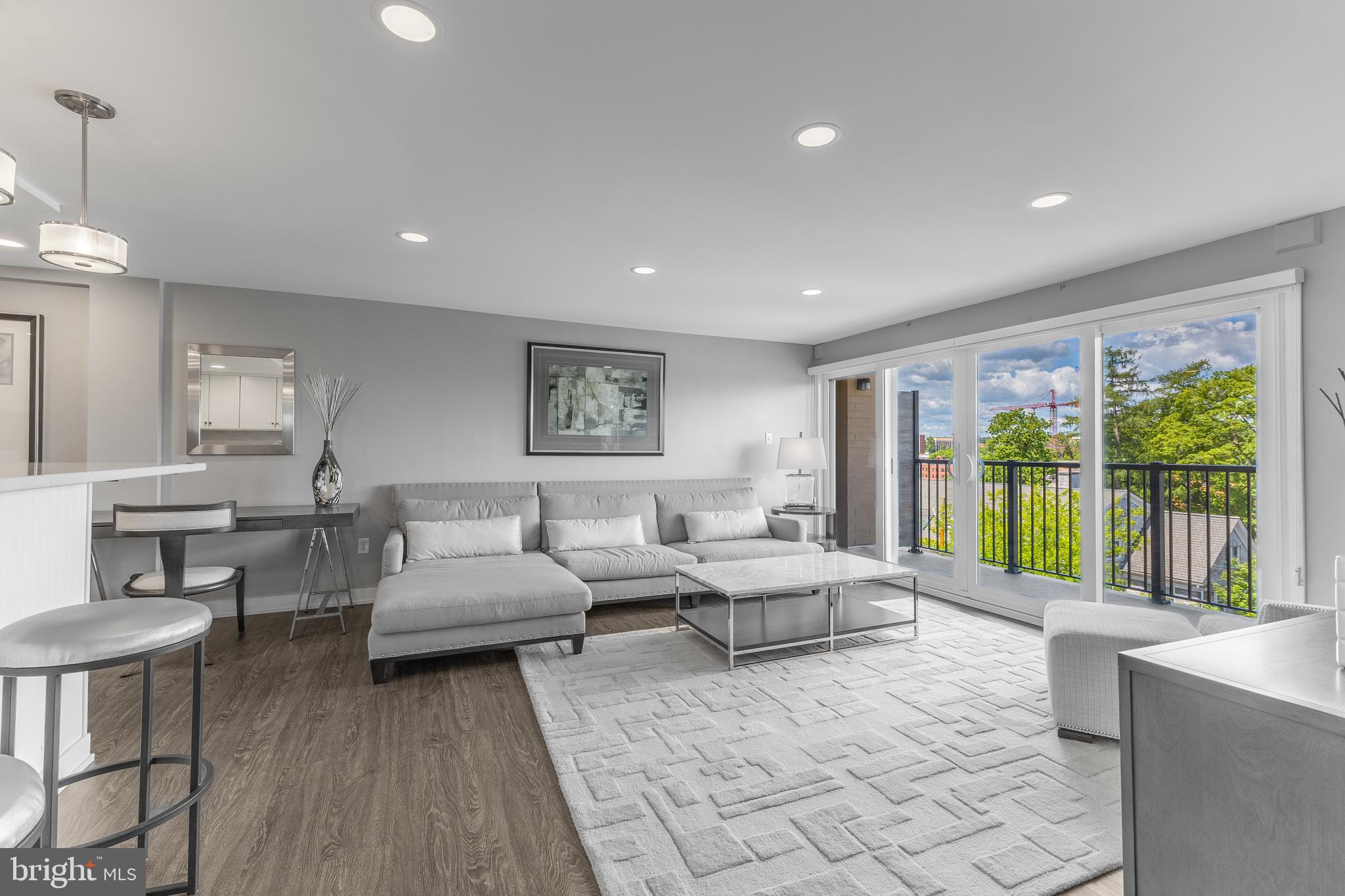 REGENCY SQUARE - Residential