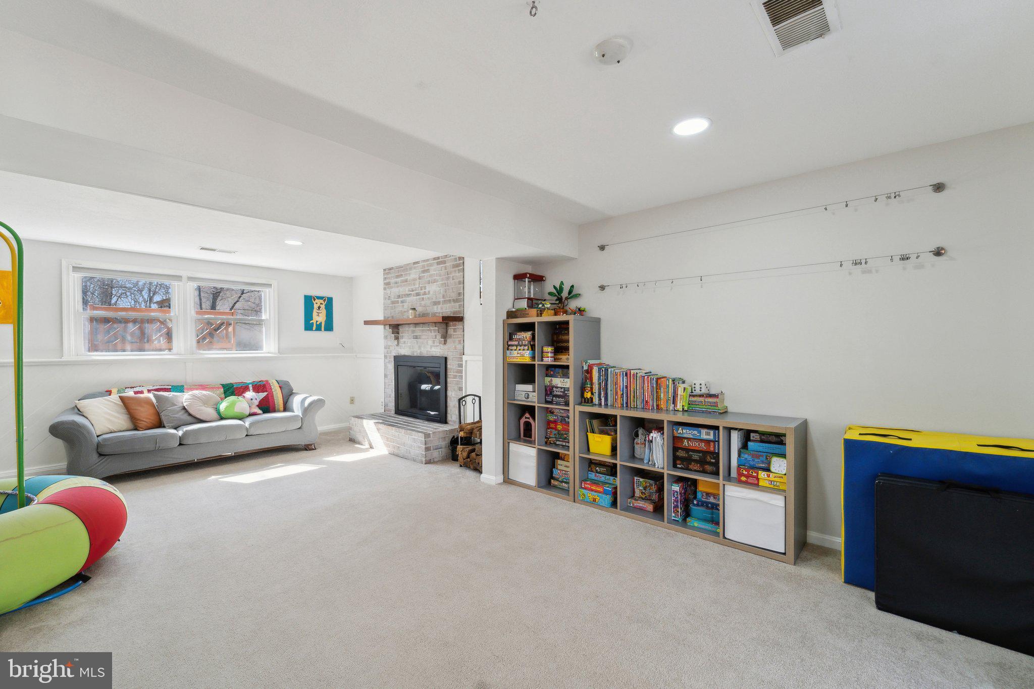 MOCKINGBIRD RIDGE - Residential