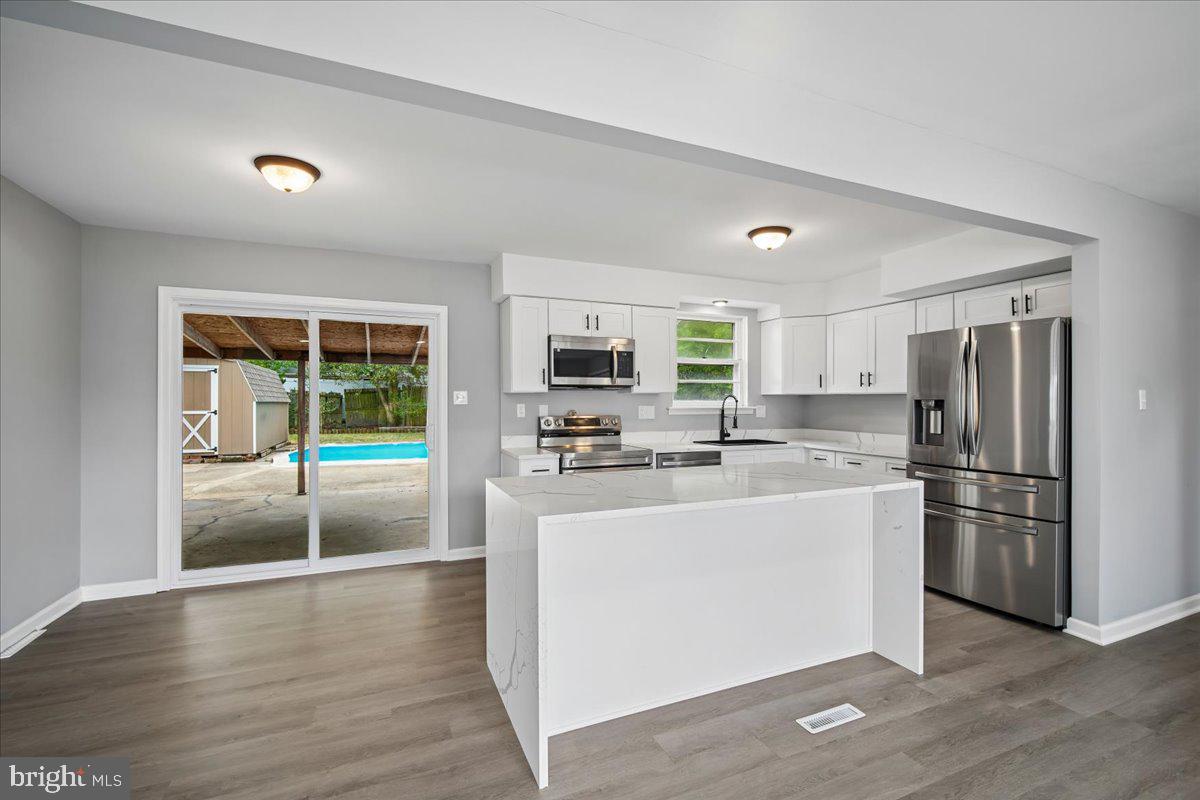 WOODBERRY FOREST - Residential