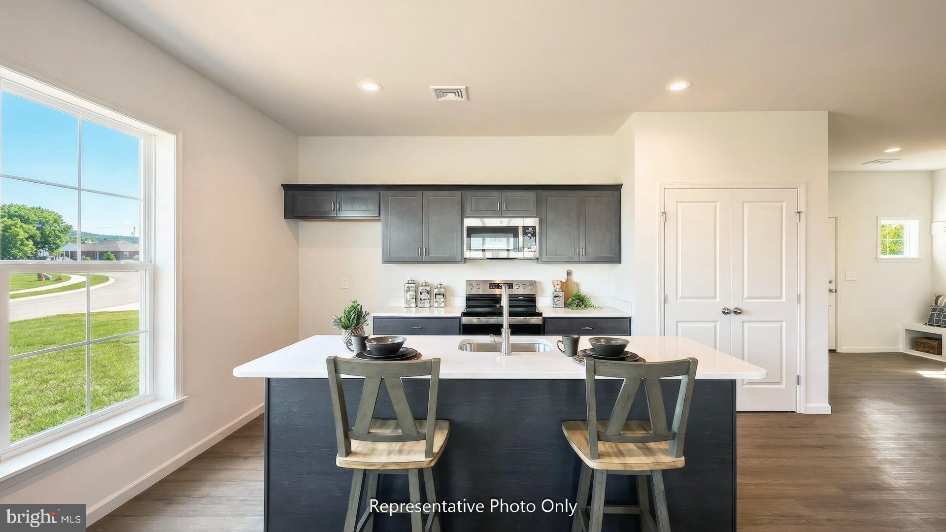 PARADISE VILLAGE - Residential