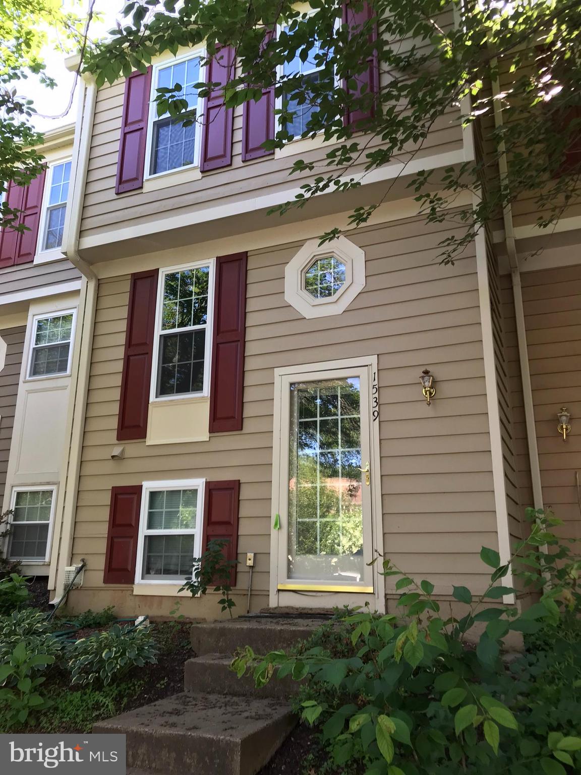 WOODCREST CLUSTER - Residential Lease