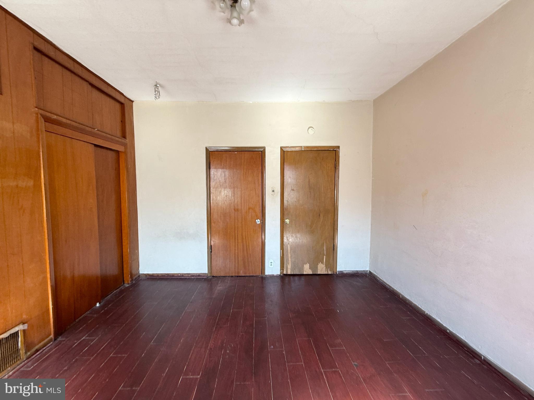 LOWER MOYAMENSING - Residential