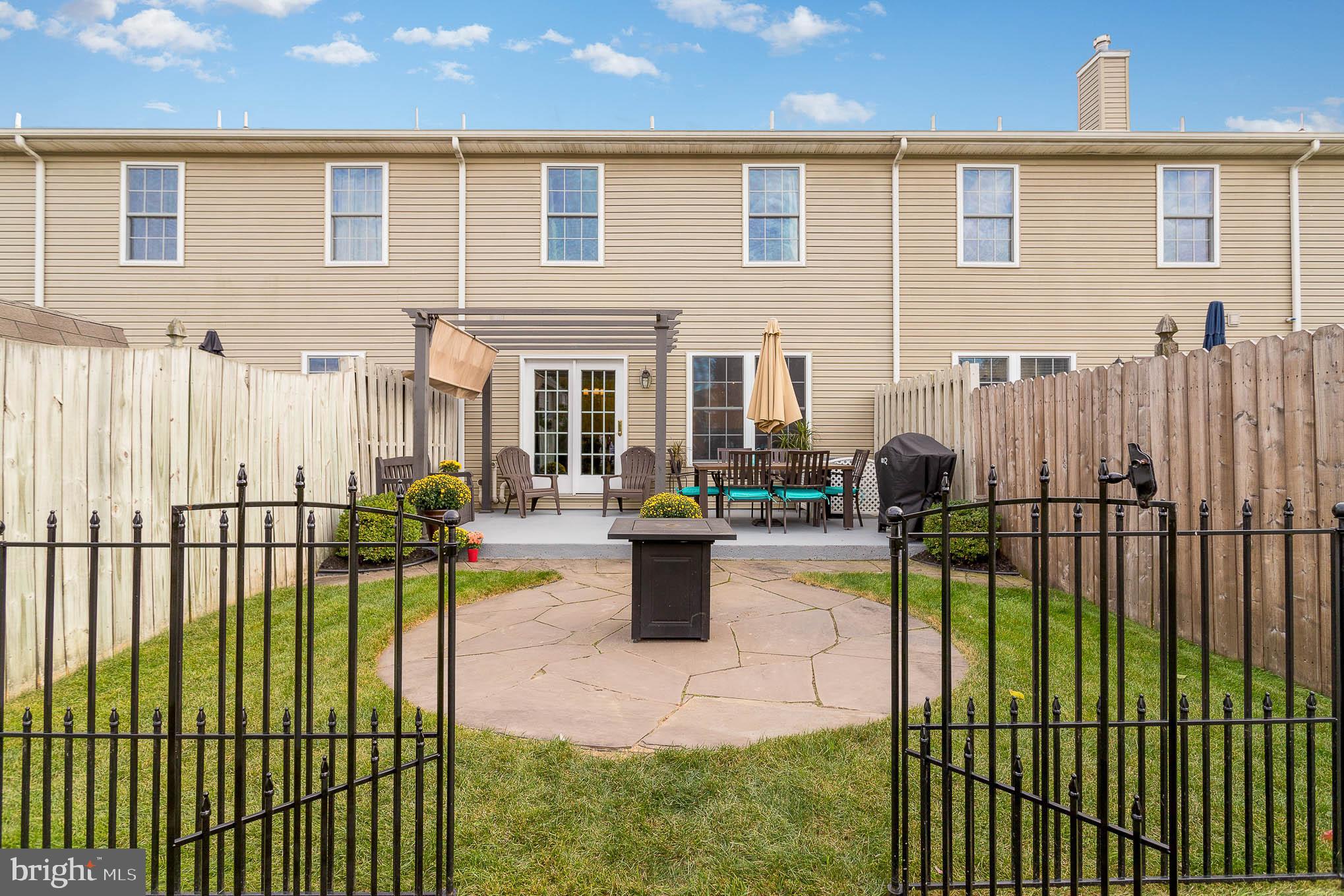 SOUTH FIELD CROSSING - Residential