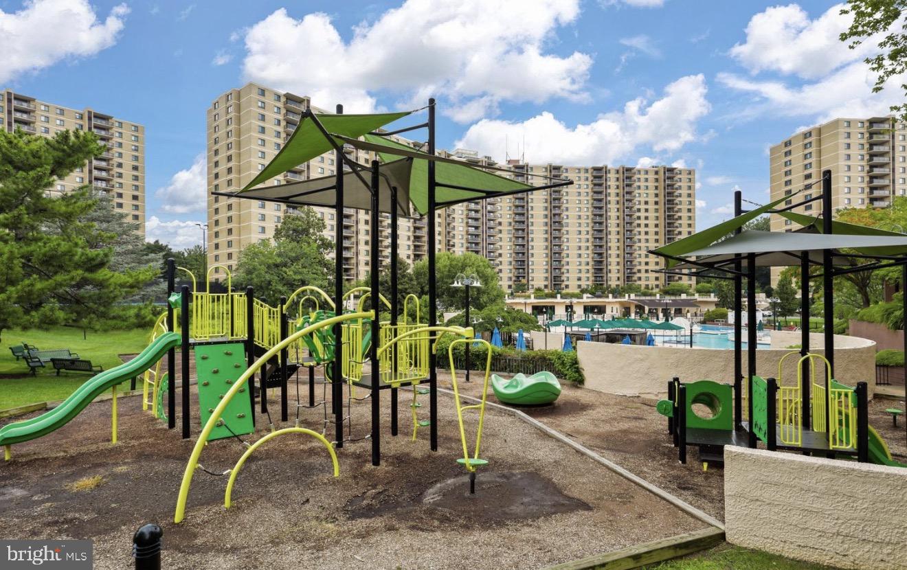 WATERGATE AT LANDMARK - Residential