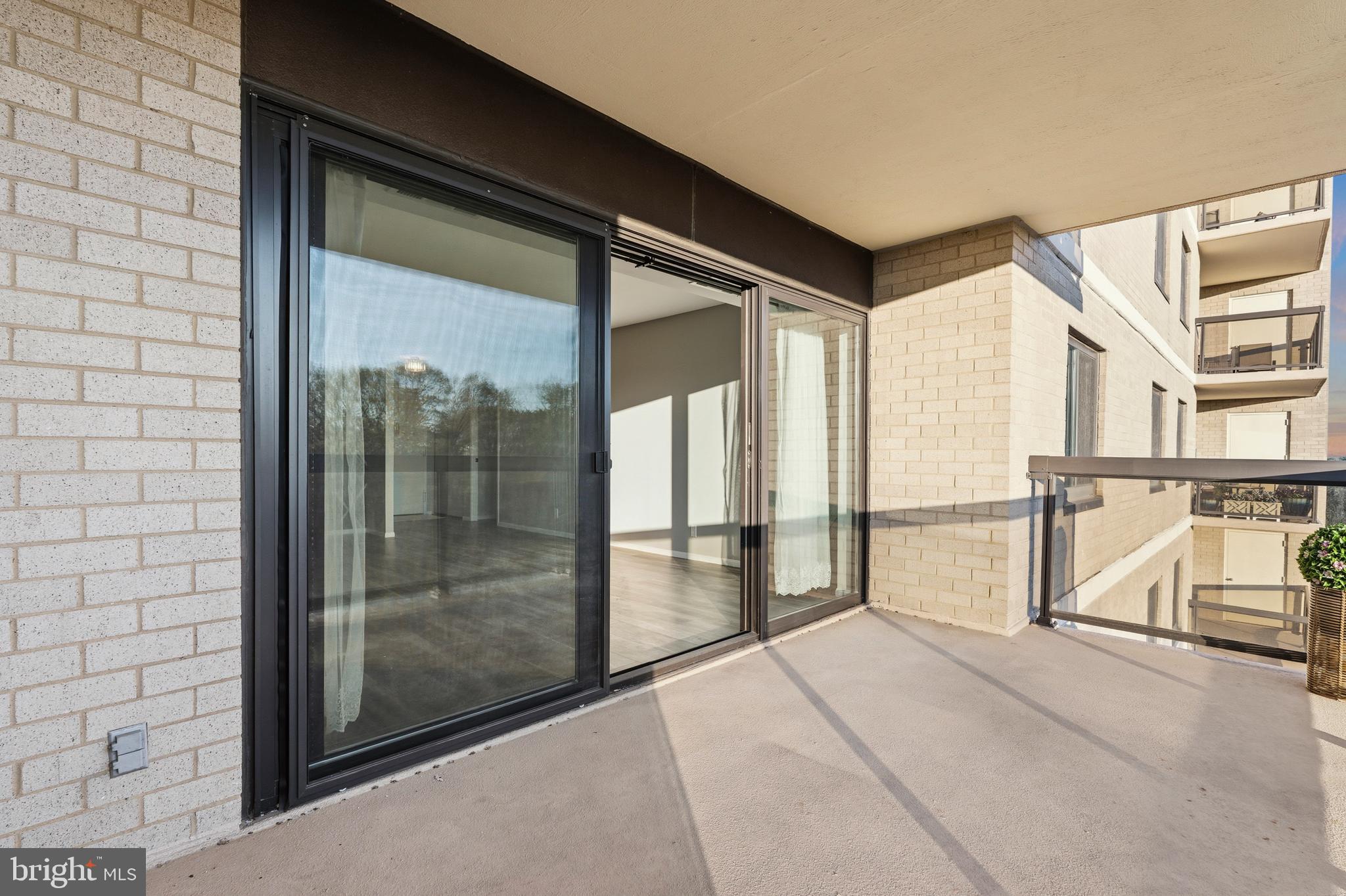 WATERGATE AT LANDMARK - Residential