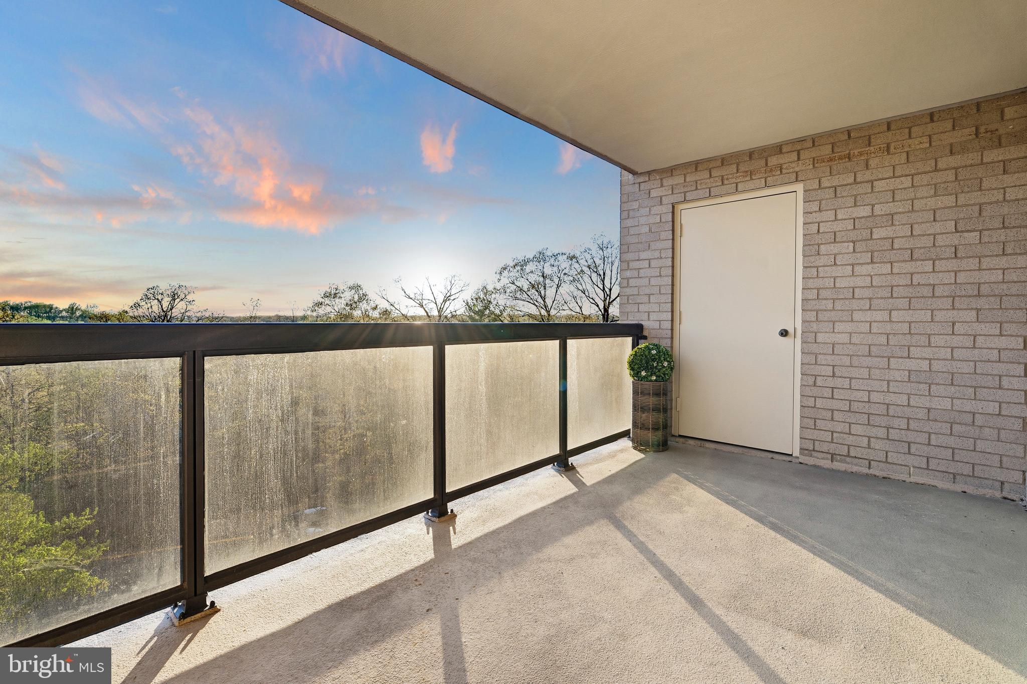 WATERGATE AT LANDMARK - Residential