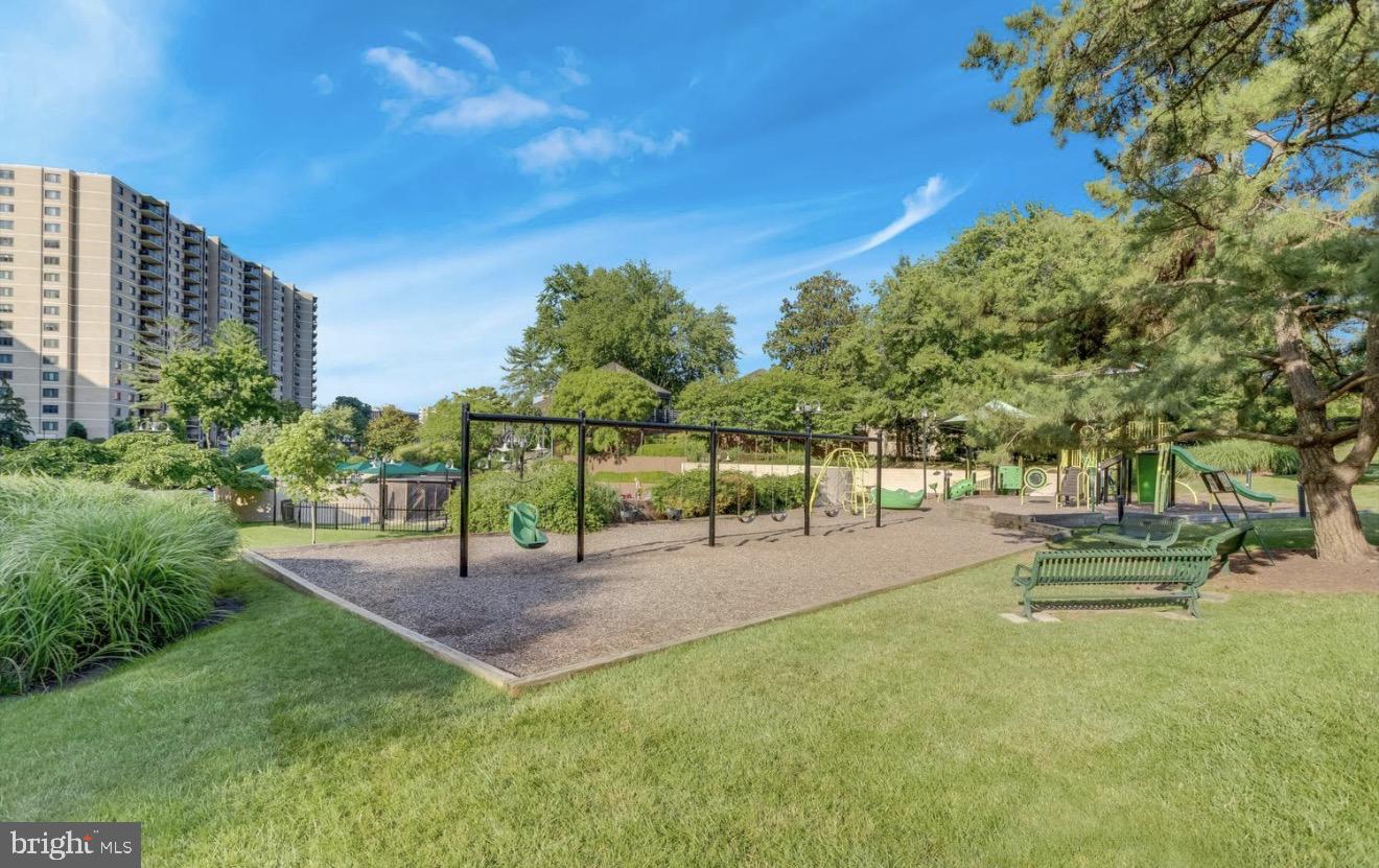 WATERGATE AT LANDMARK - Residential