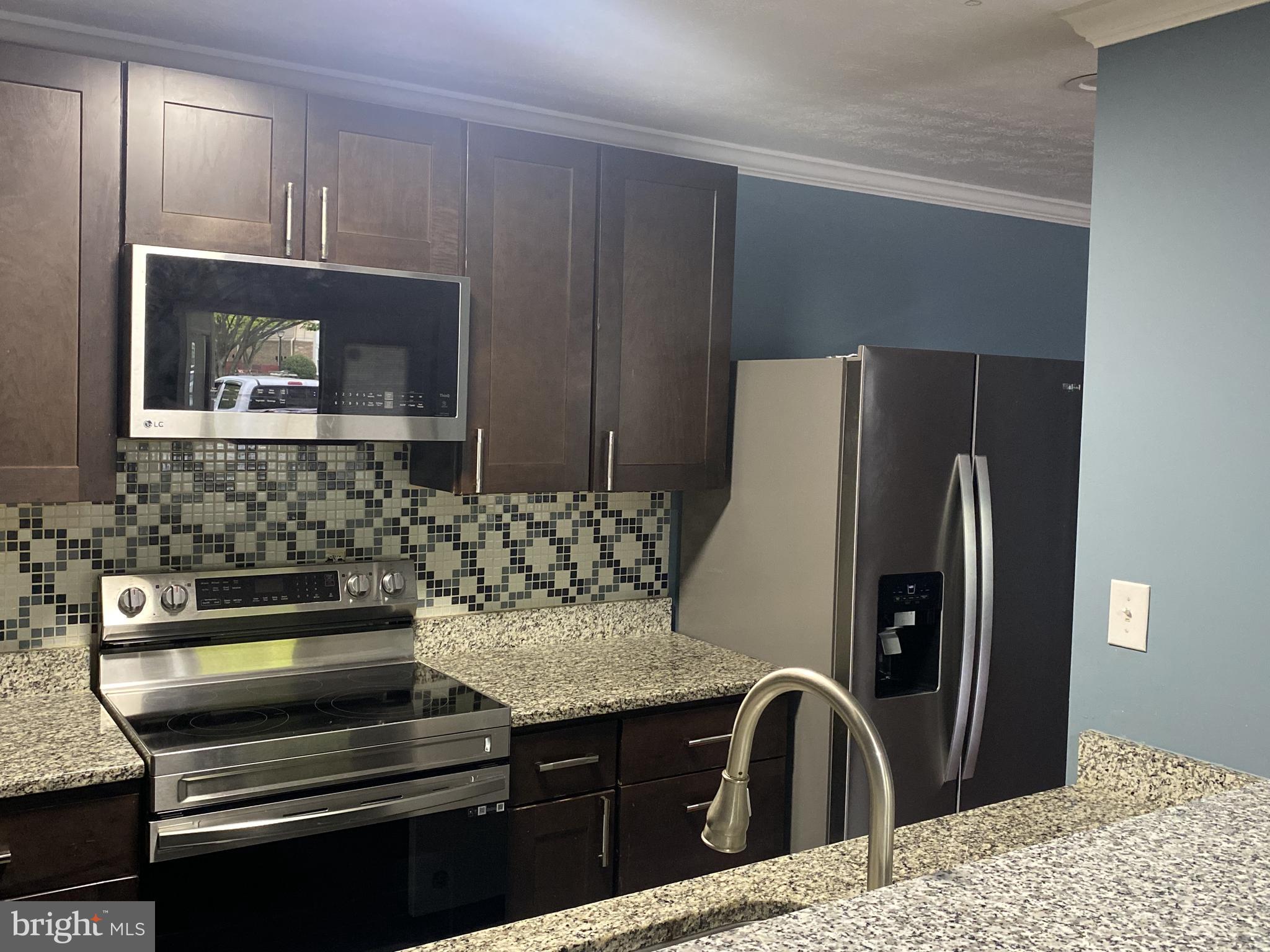 LAKE POINTE AT TOWN CENTER - Residential