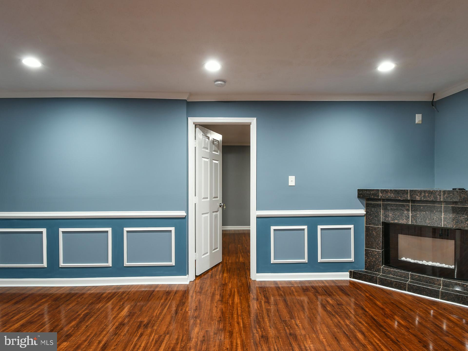 LAKE POINTE AT TOWN CENTER - Residential