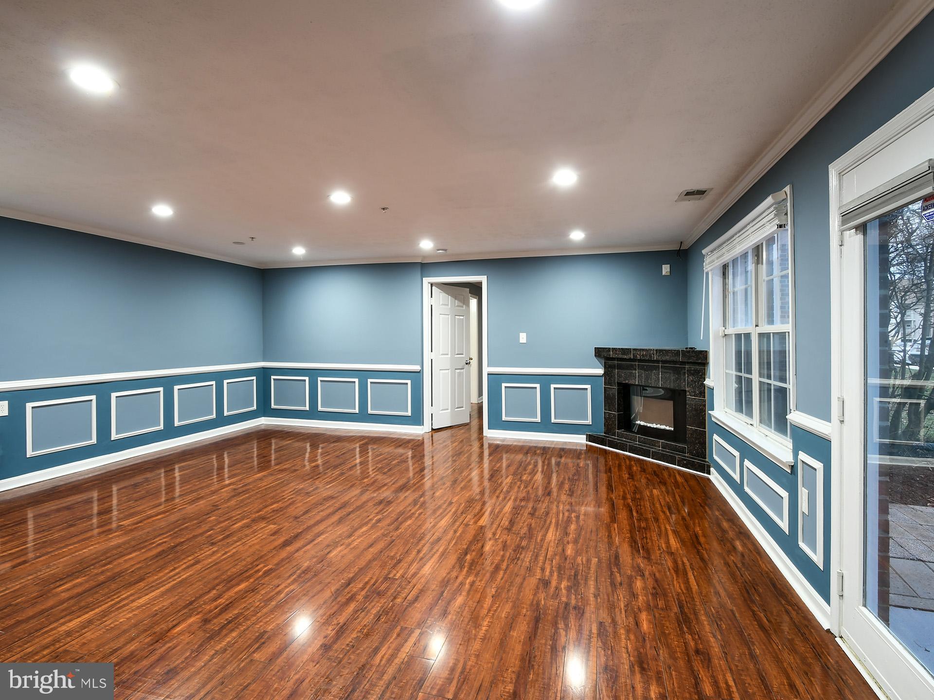 LAKE POINTE AT TOWN CENTER - Residential