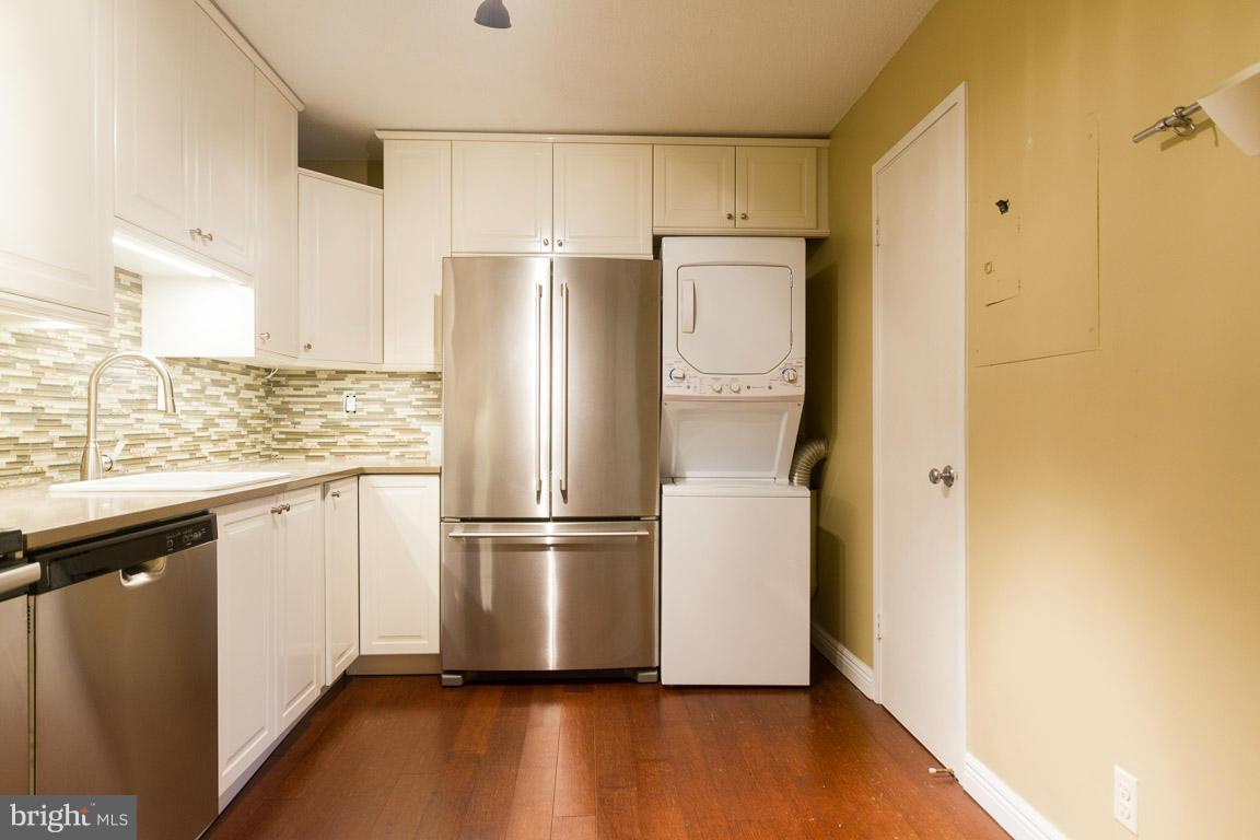 WATERGATE AT LANDMARK - Residential