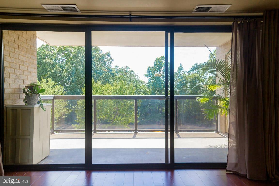 WATERGATE AT LANDMARK - Residential