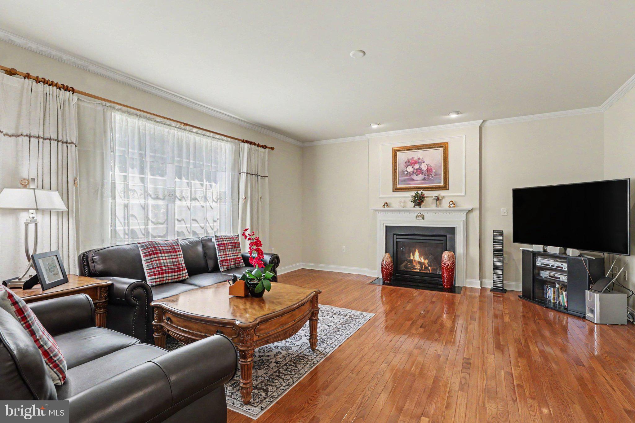 SOUTHPOINT MEADOWS - Residential
