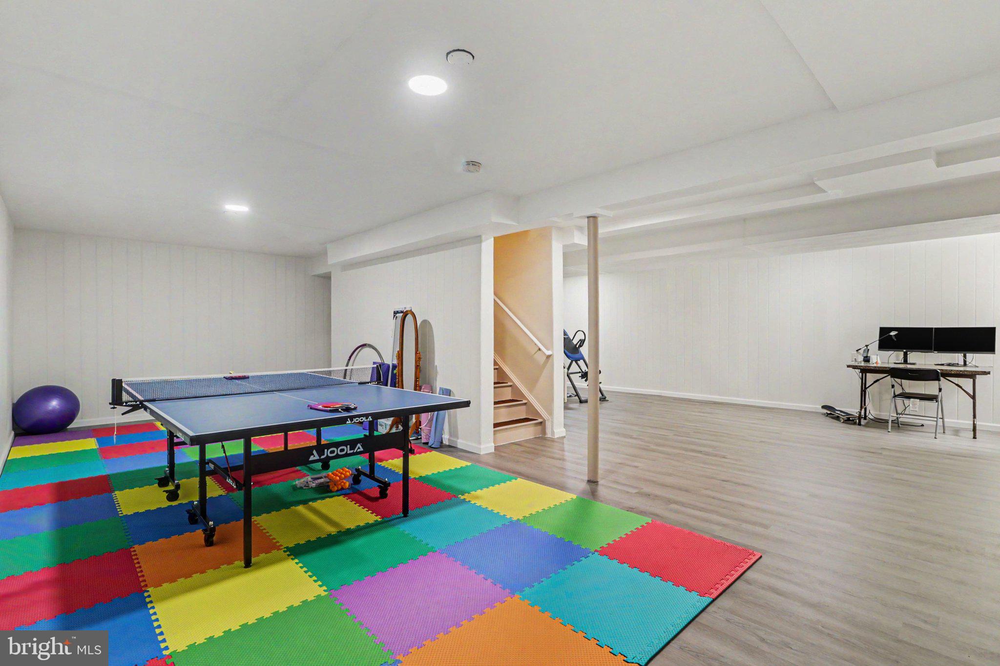 SOUTHPOINT MEADOWS - Residential