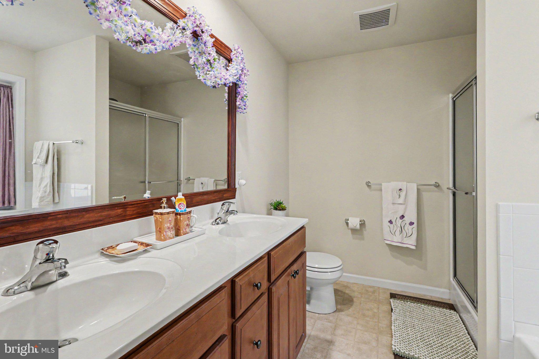 SOUTHPOINT MEADOWS - Residential