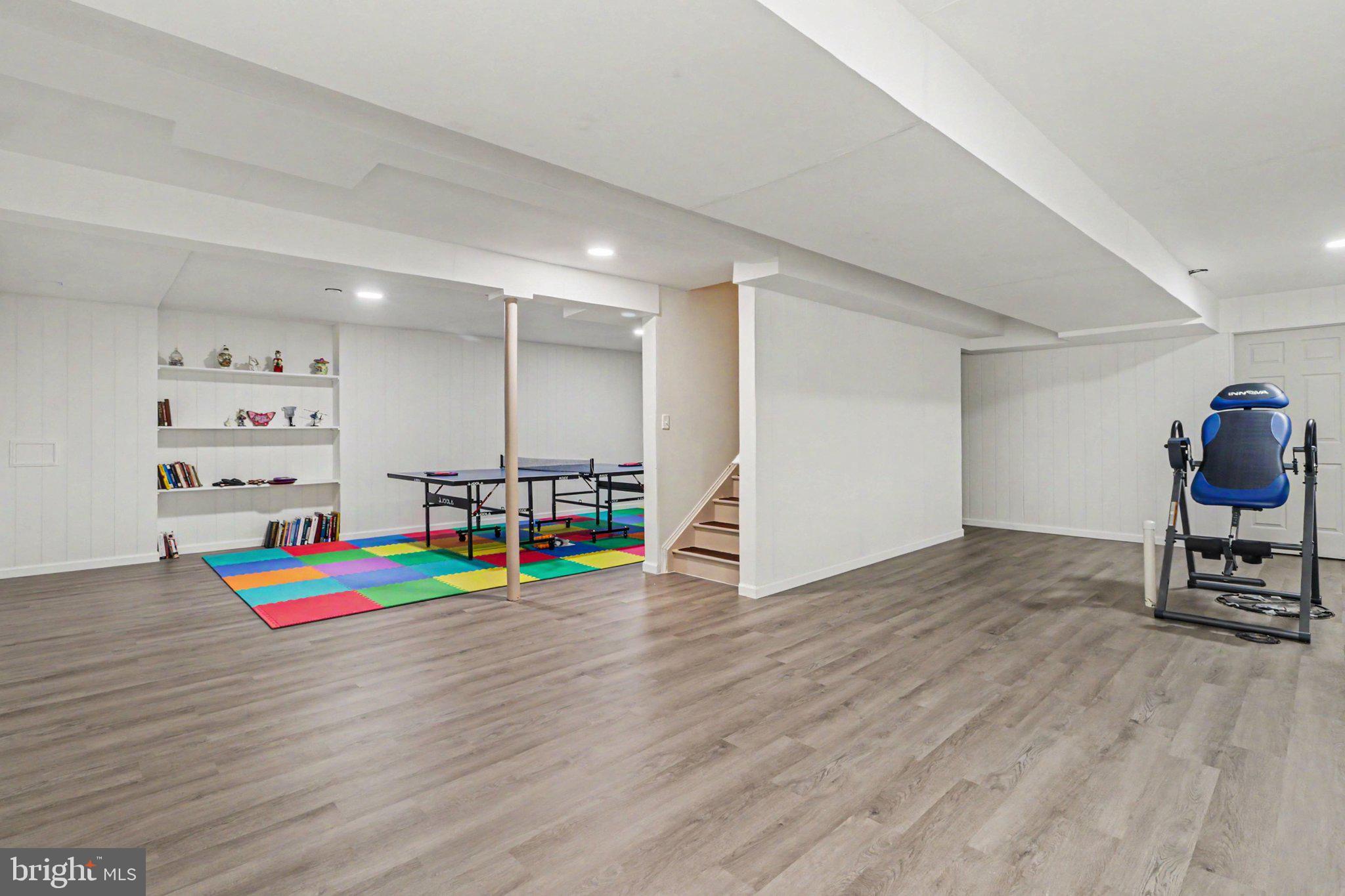 SOUTHPOINT MEADOWS - Residential