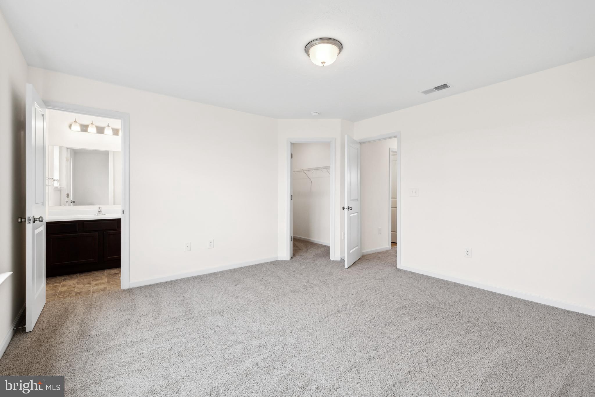 KINGS COURT AT BROWNSTONE - Residential
