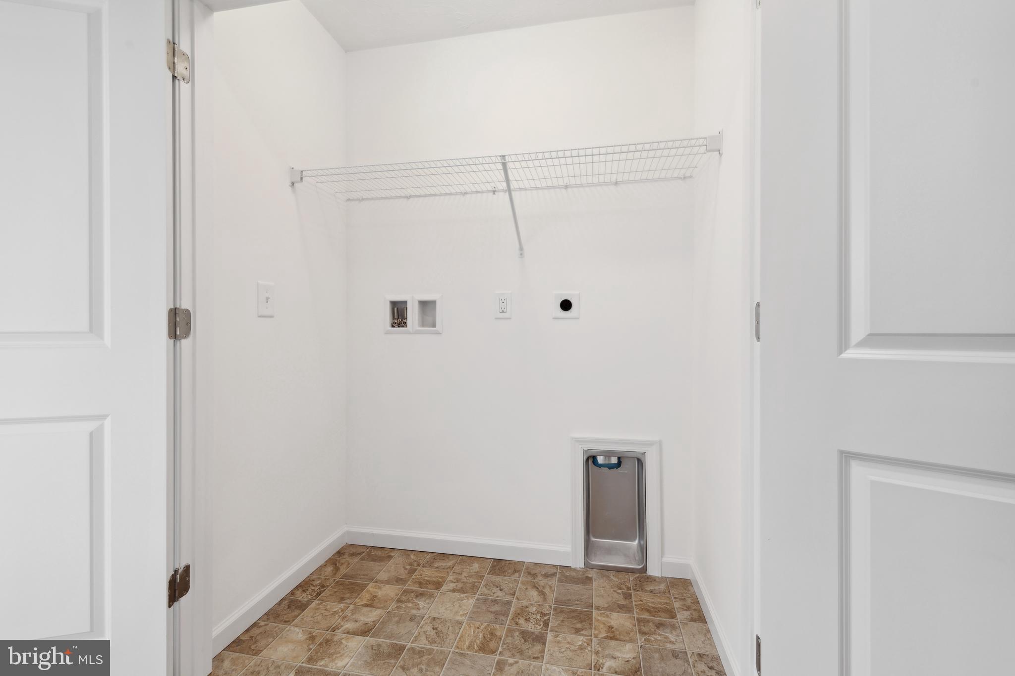 KINGS COURT AT BROWNSTONE - Residential