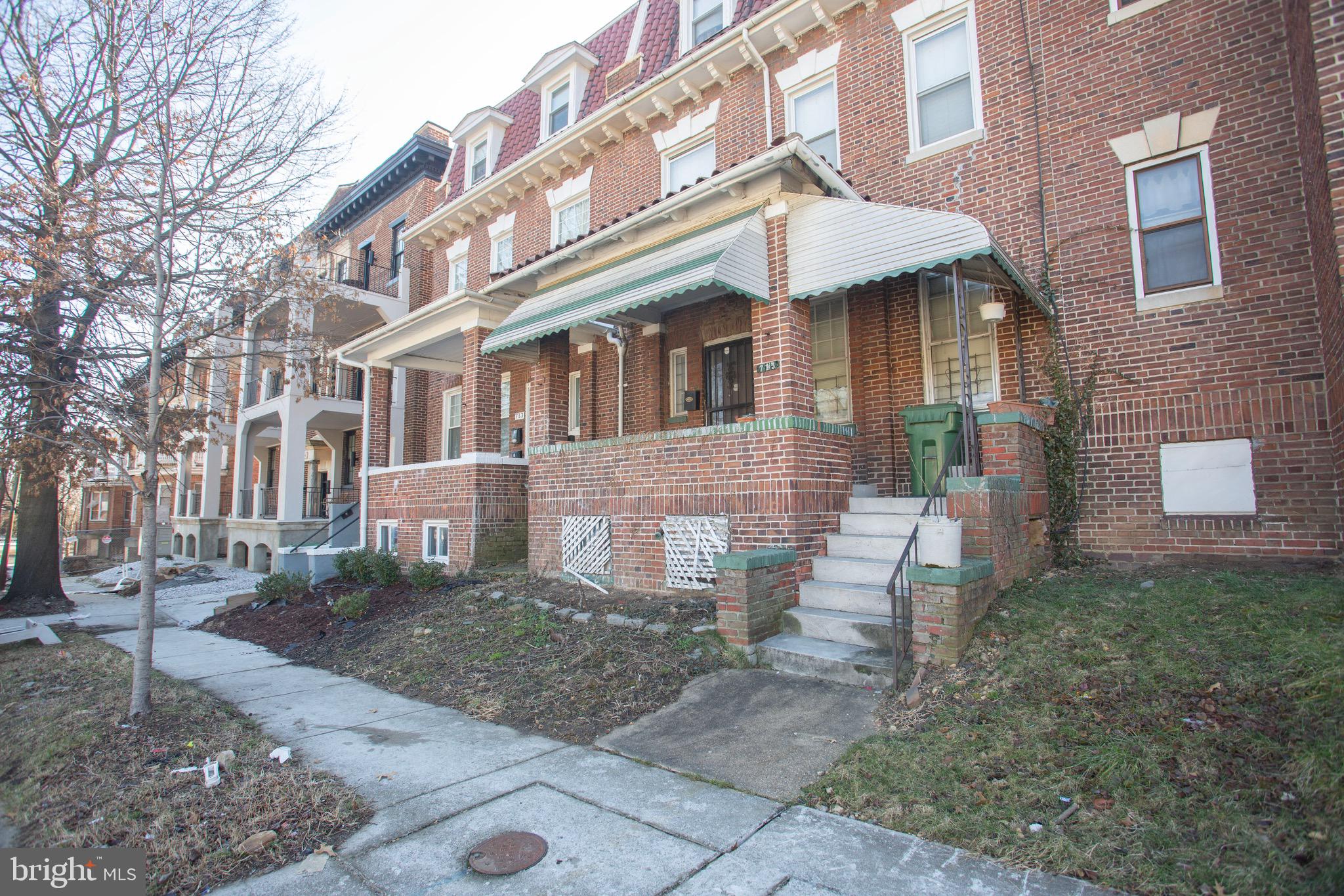 Coming Soon! Opportunity awaits at 715 Druid Park Lake! Estate sale being sold as-is, where-is, with all current contents included. Priced to sell and perfect for investors or buyers looking to renovate and build equity. Highlights include parquet flooring and solid bones. Sale requires 9 signatories.