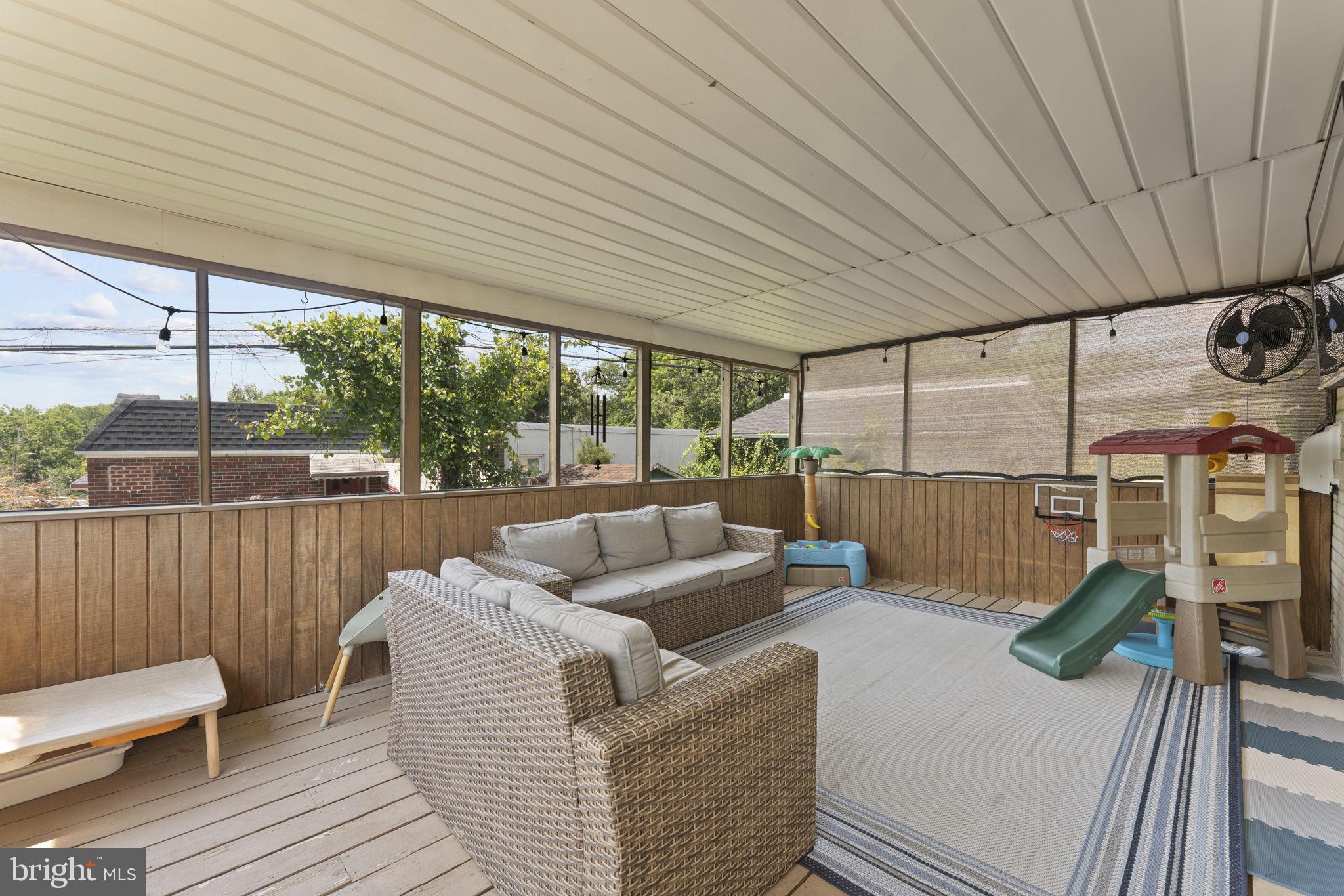 NORRISTOWN - Residential