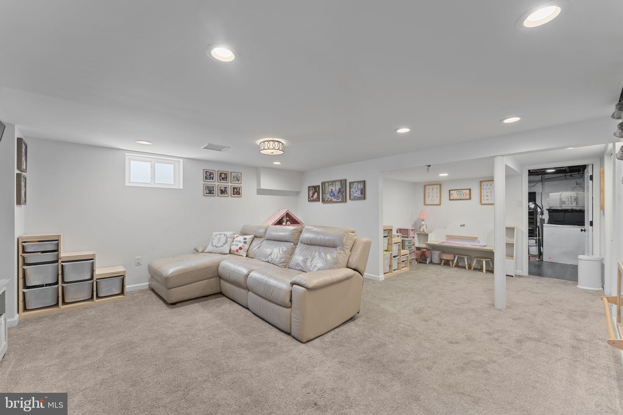 NORRISTOWN - Residential
