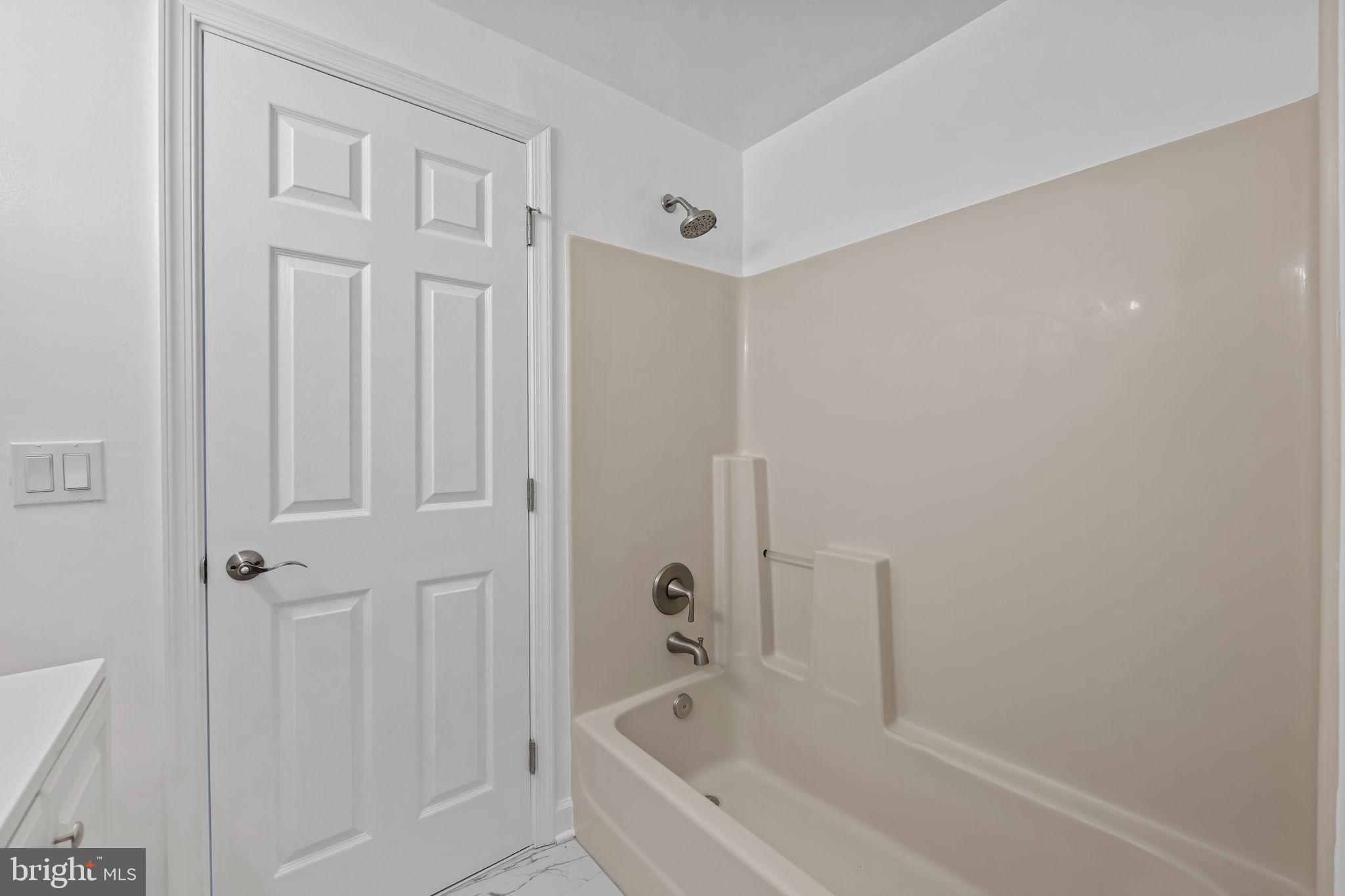 CATONSVILLE MANOR - Residential
