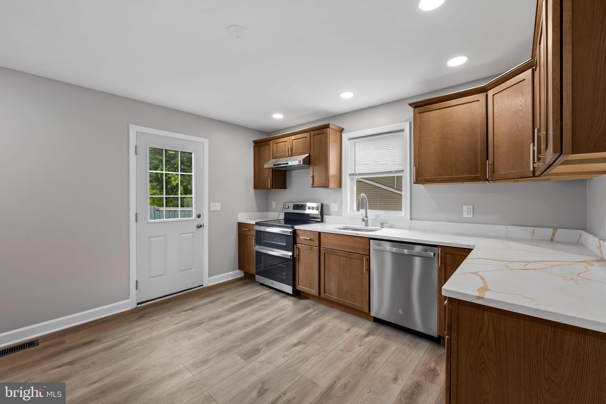 CATONSVILLE MANOR - Residential