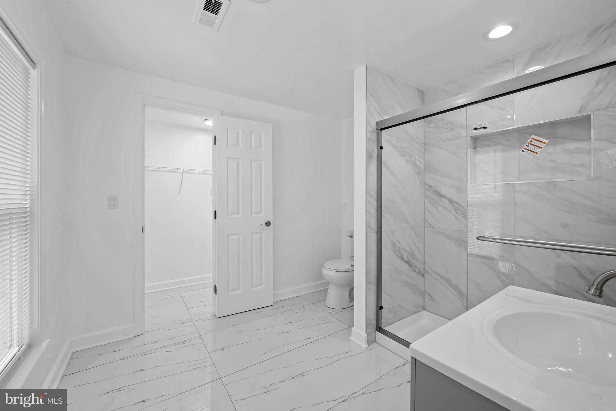 CATONSVILLE MANOR - Residential